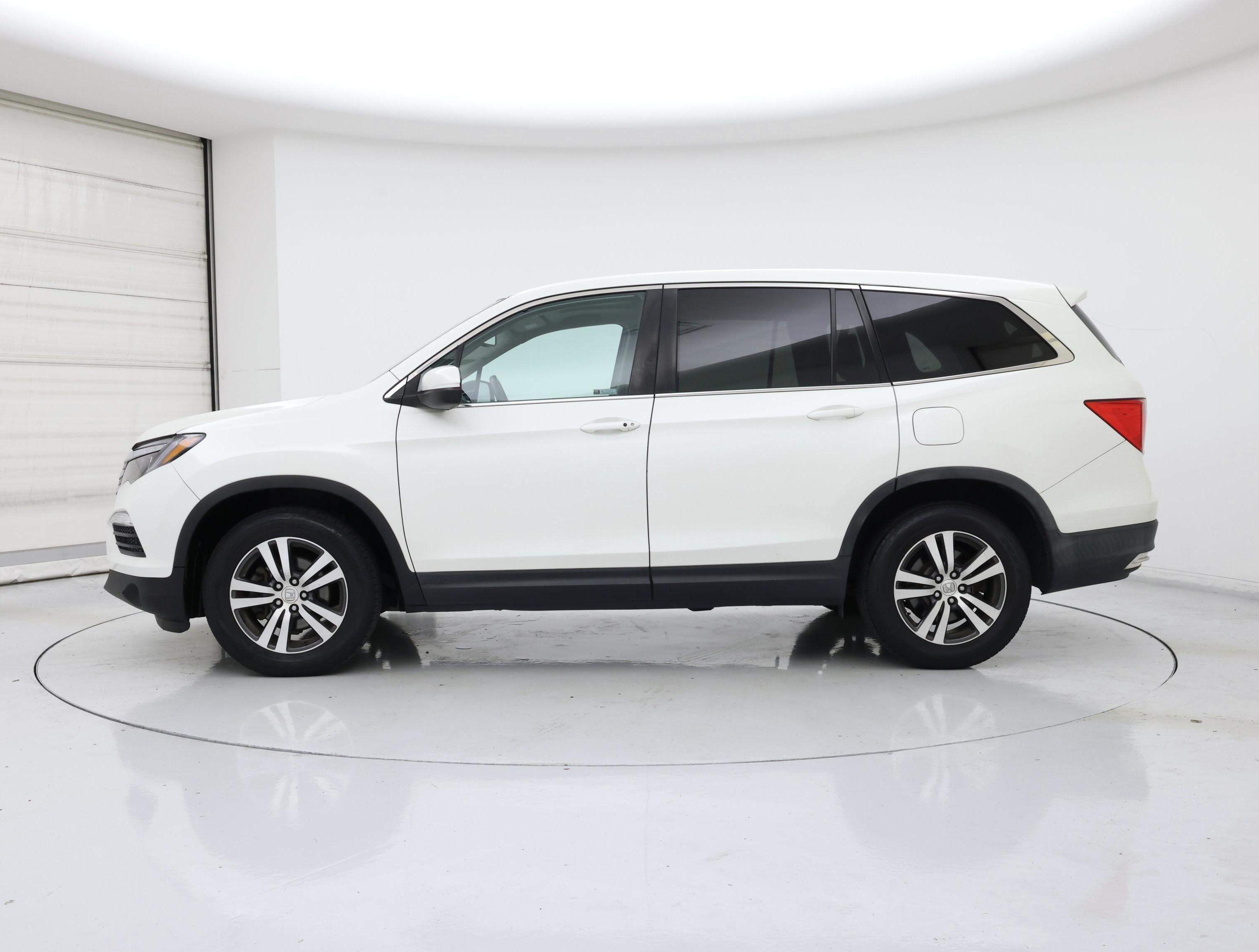 Thumbnail: 2018 Honda Pilot - 3
