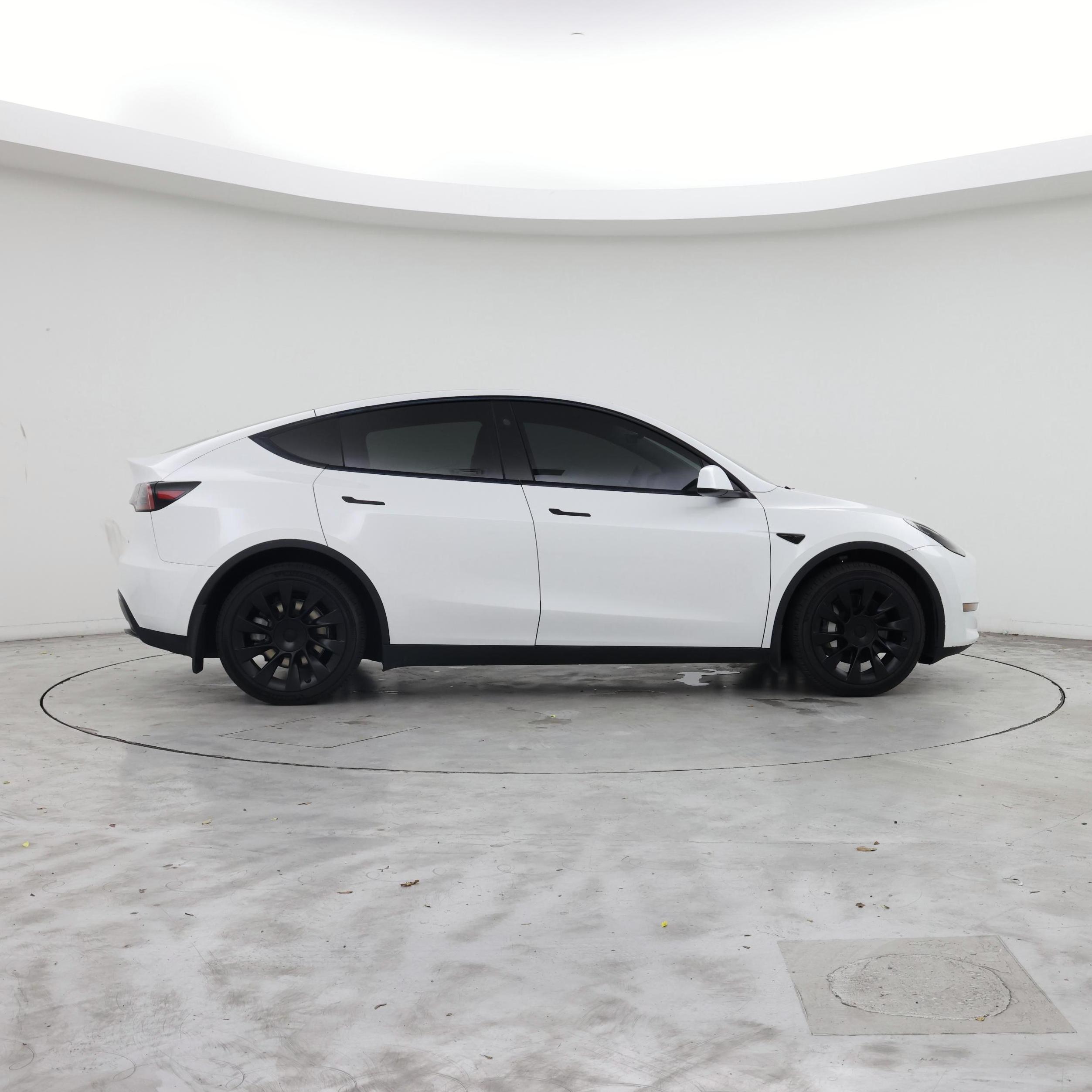 Thumbnail: 2023 Tesla Model Y - 7