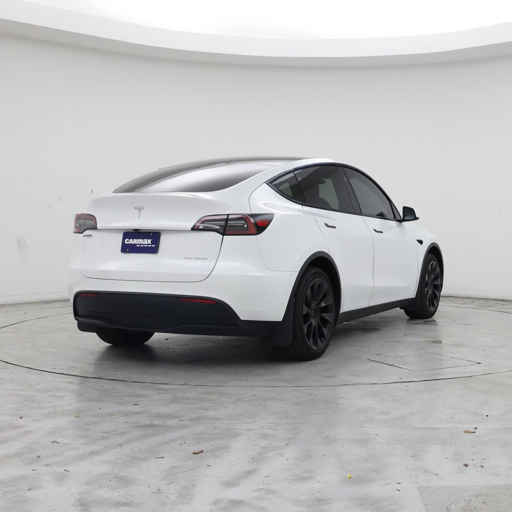 Thumbnail: 2023 Tesla Model Y - 8