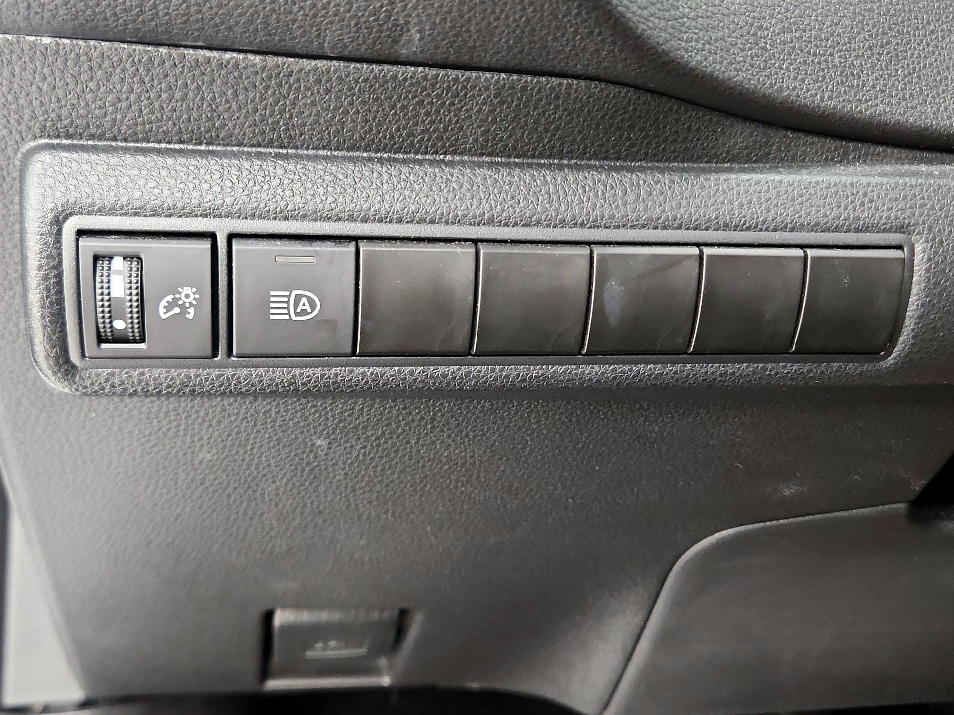 Thumbnail: 2024 Toyota Corolla - 13