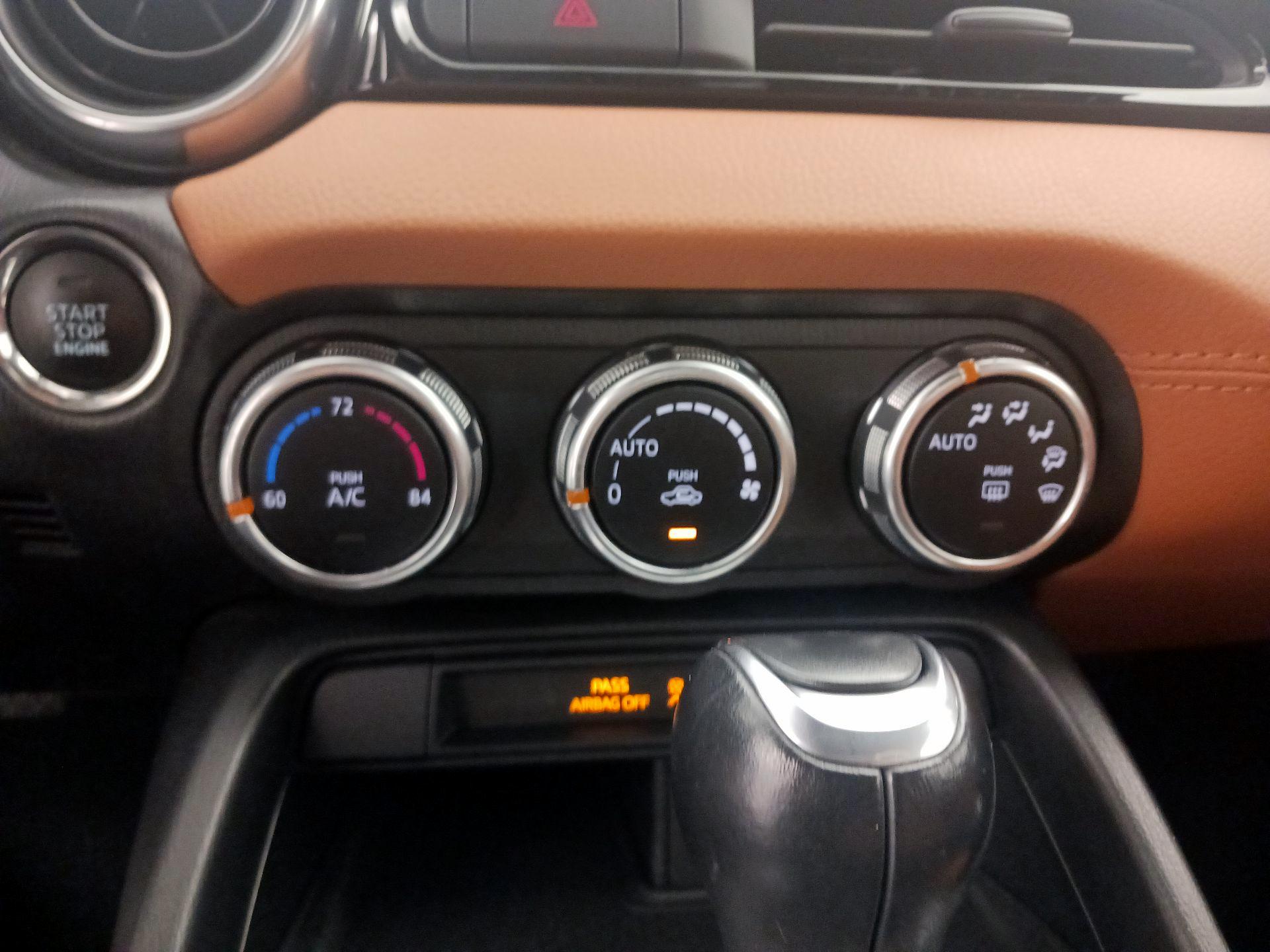 Thumbnail: 2019 Fiat 124 Spider - 17