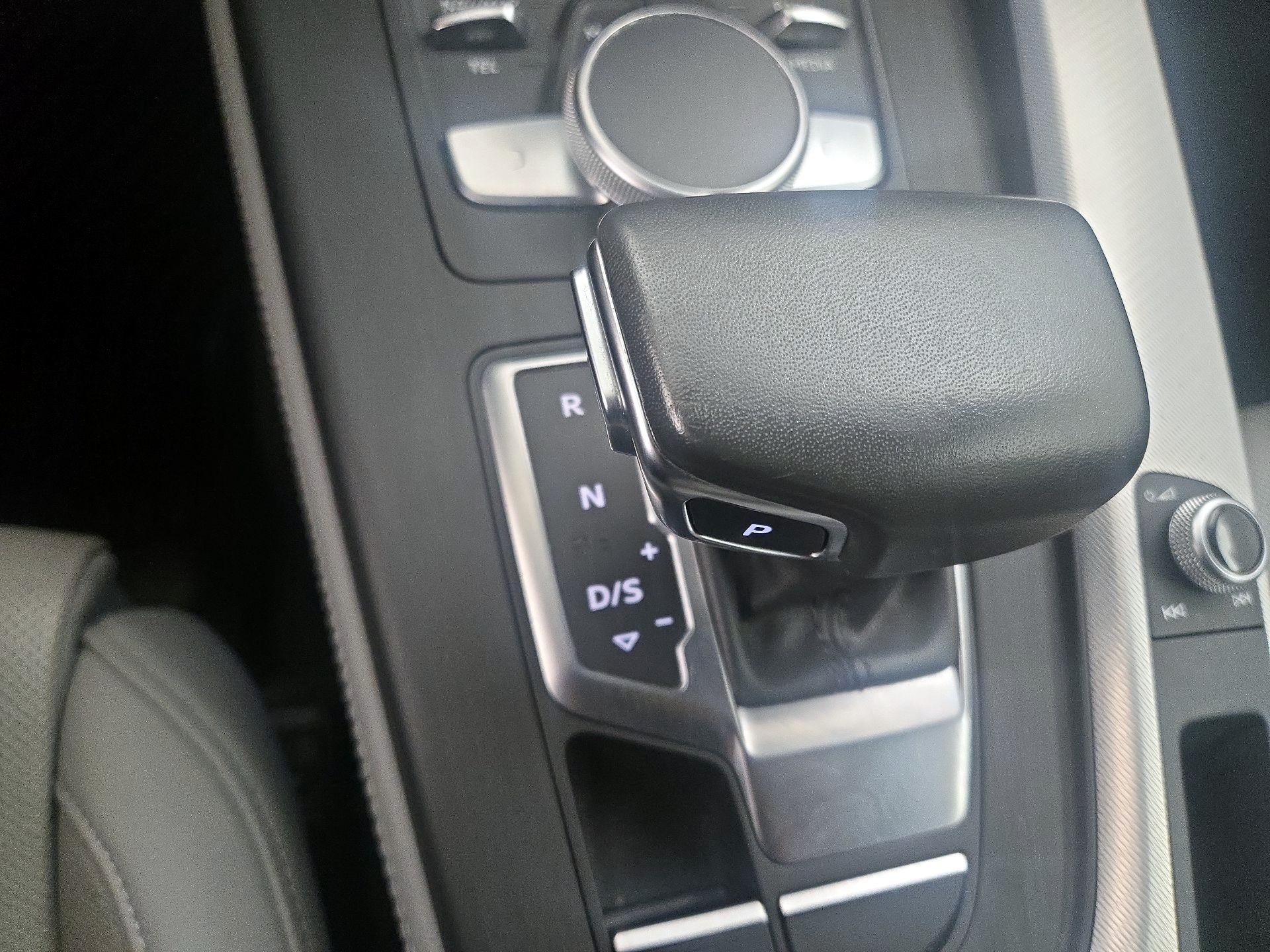 Thumbnail: 2019 Audi A4 - 18