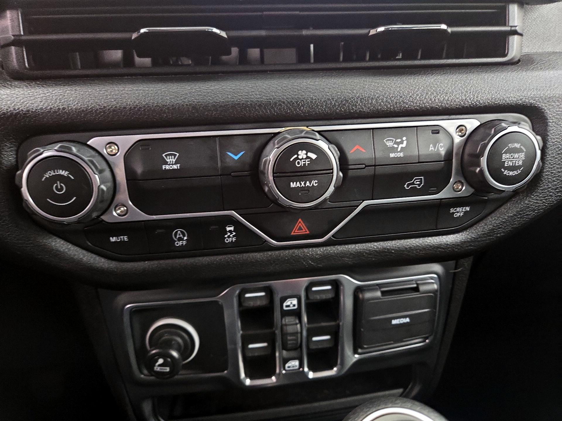 Thumbnail: 2025 Jeep Wrangler - 16