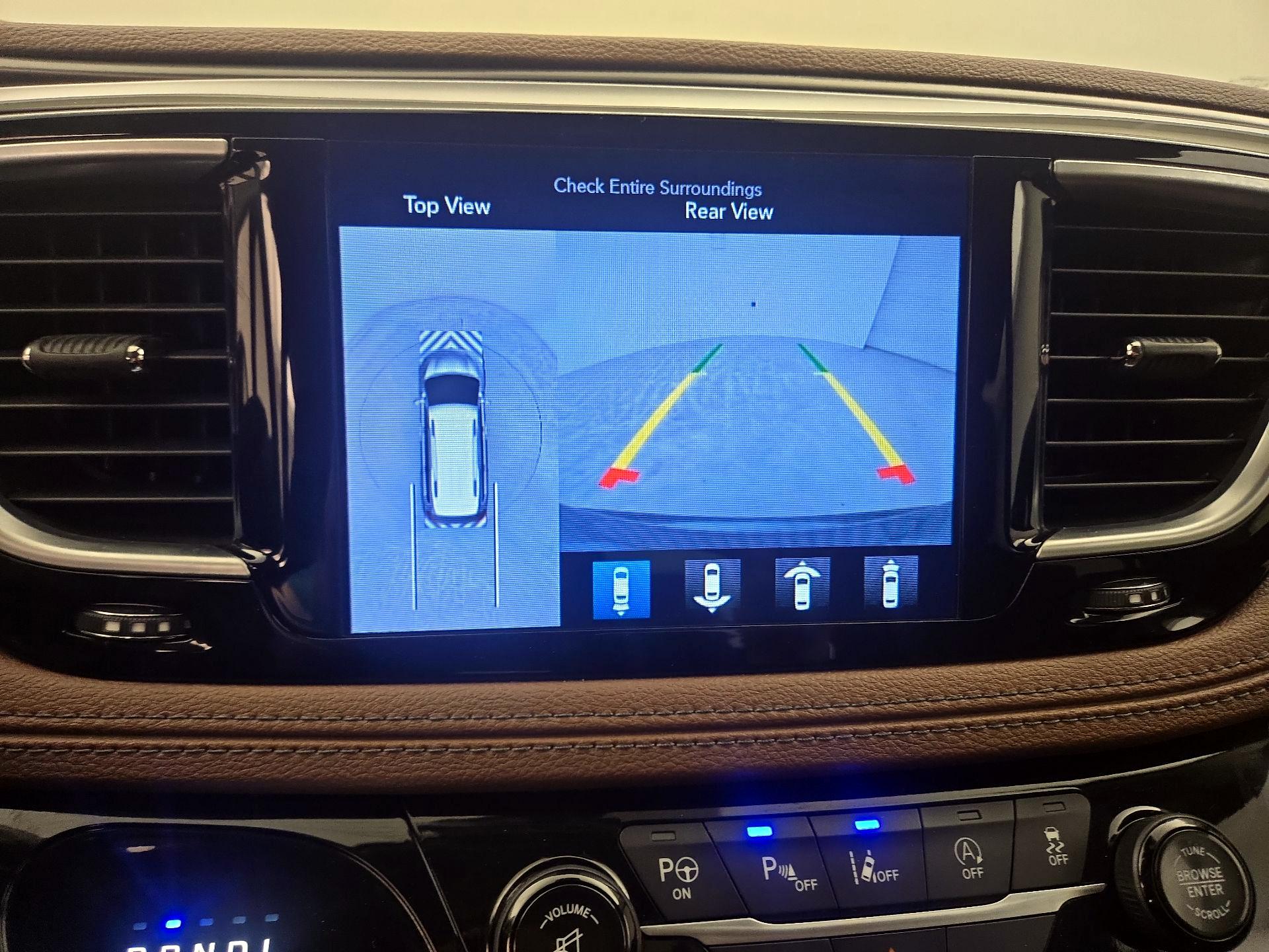 Thumbnail: 2017 Chrysler Pacifica - 15