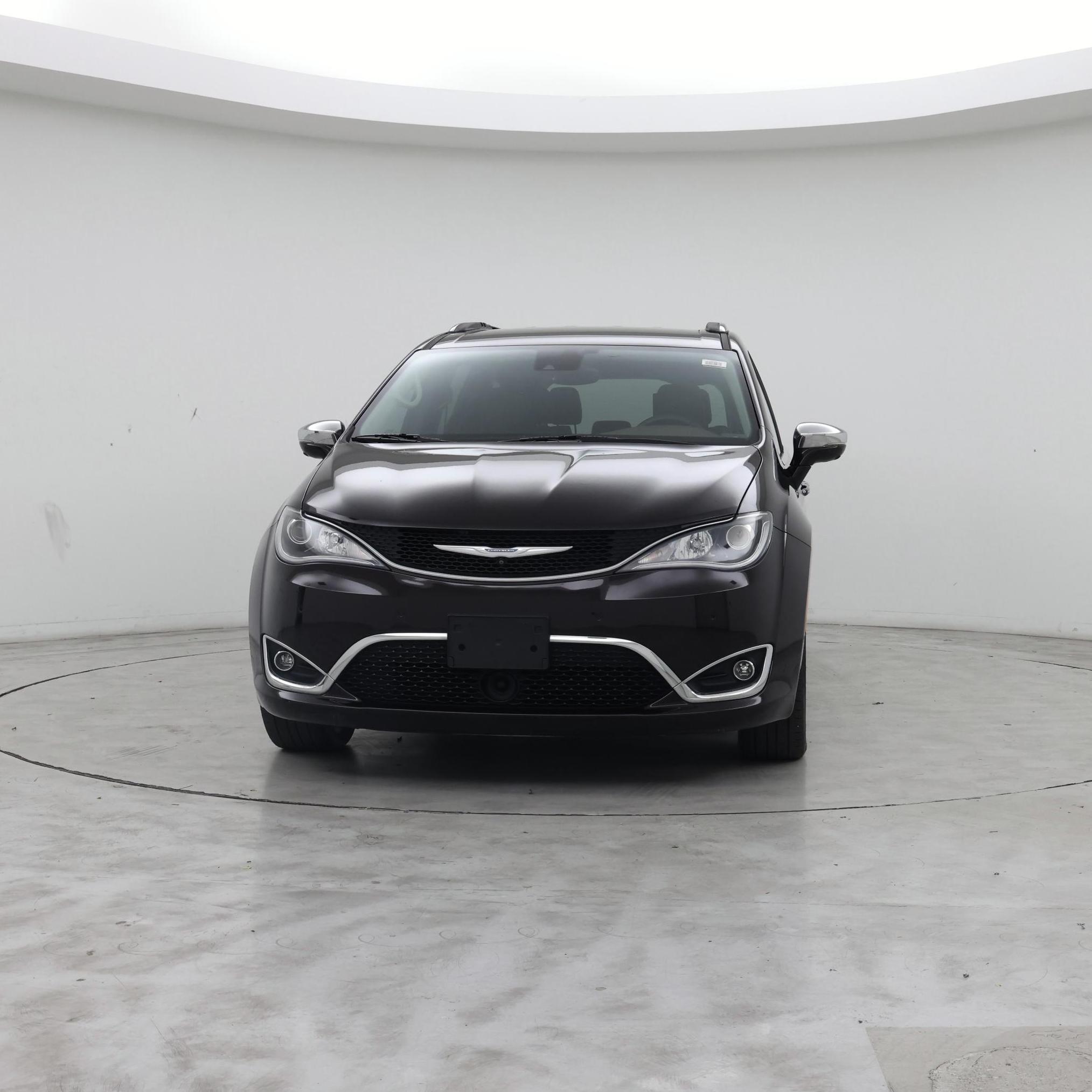 Thumbnail: 2017 Chrysler Pacifica - 5