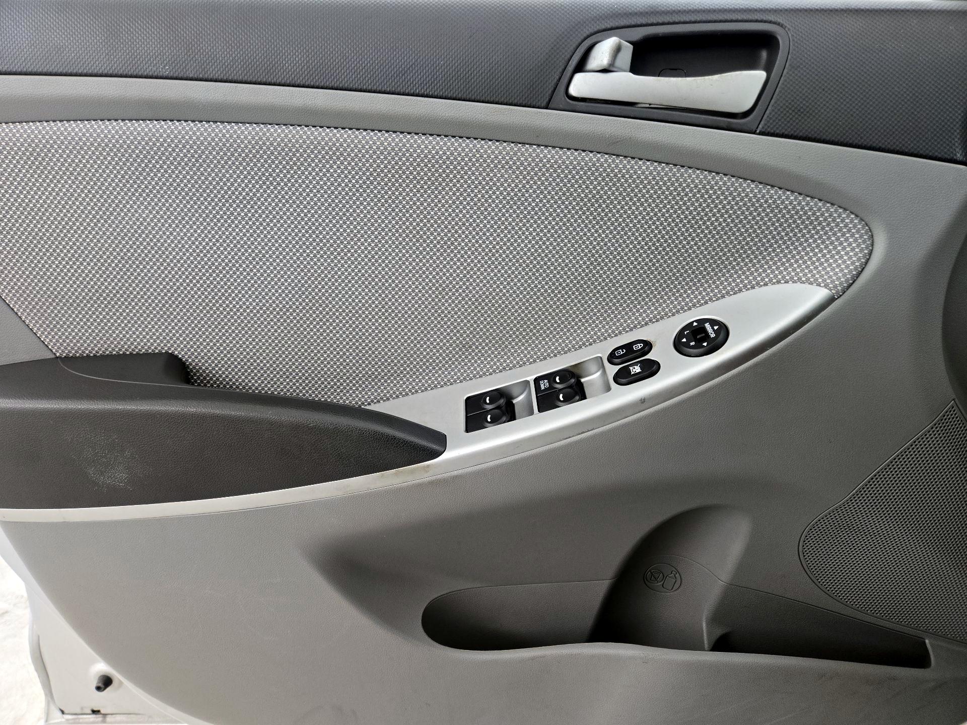 Thumbnail: 2014 Hyundai Accent - 12