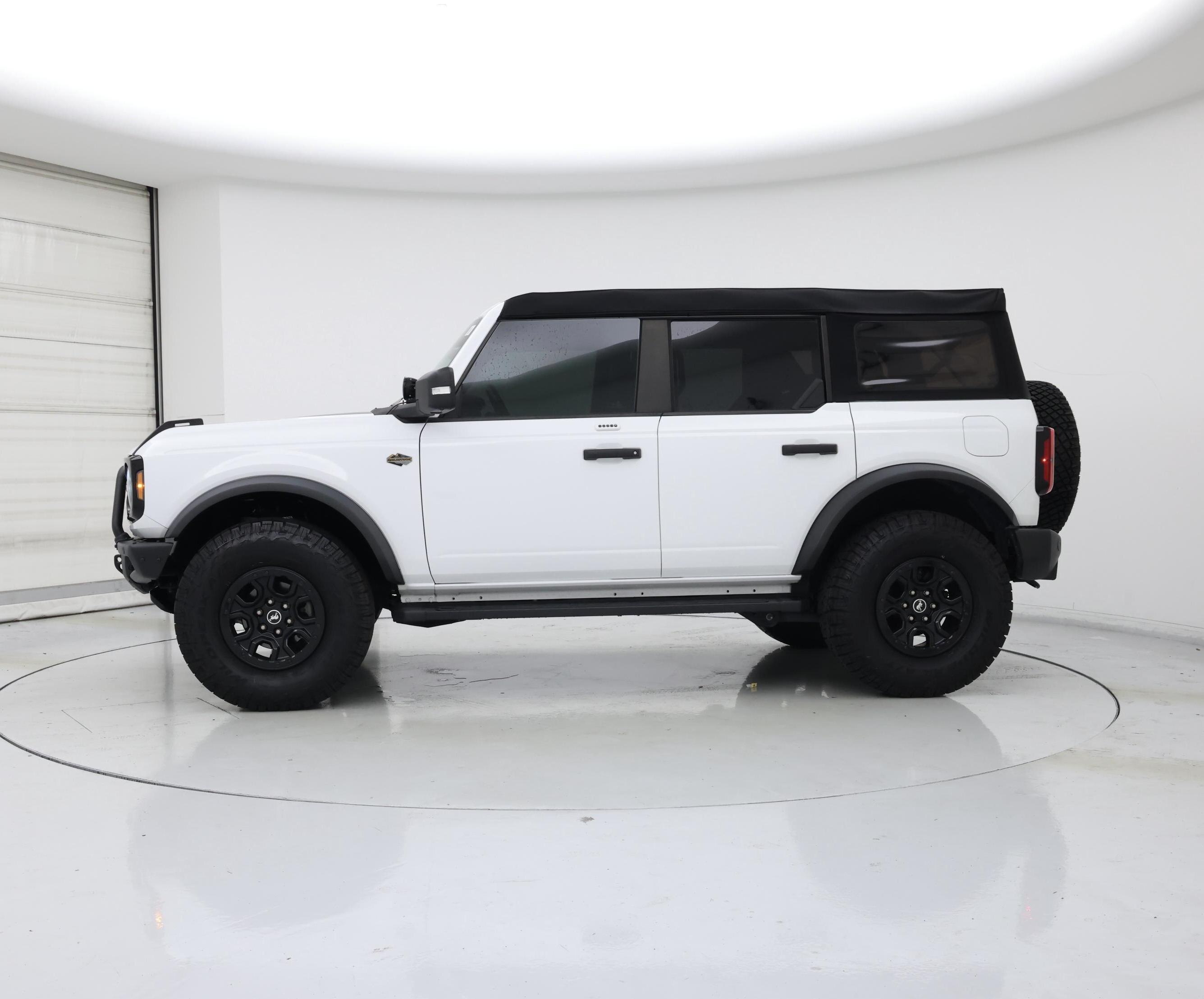 Thumbnail: 2023 Ford Bronco - 3