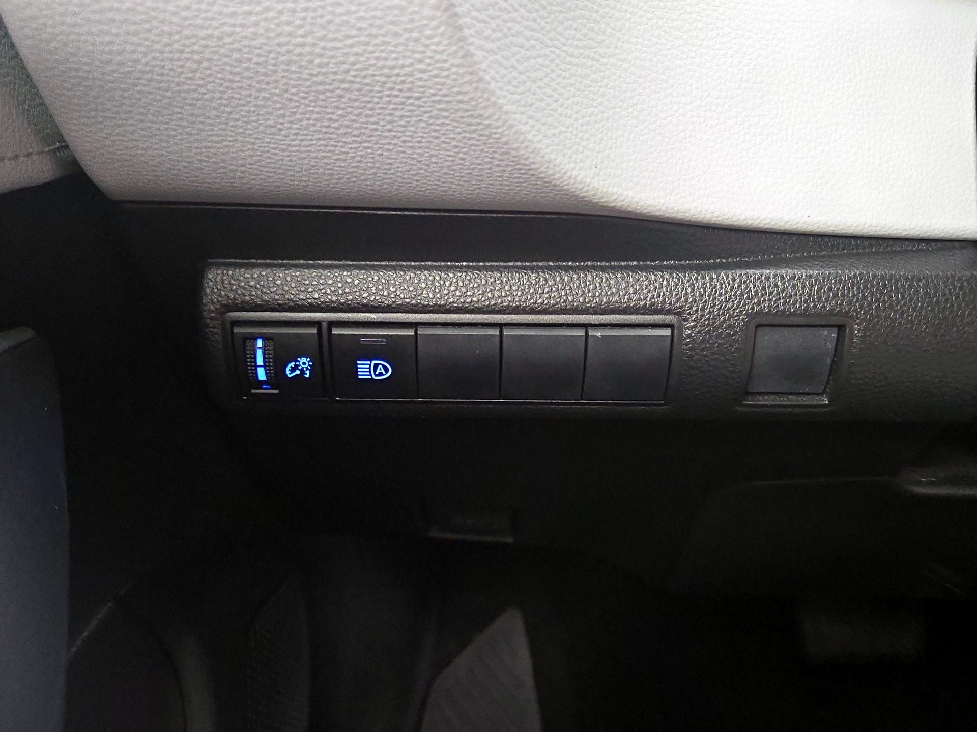 Thumbnail: 2020 Toyota Corolla - 13