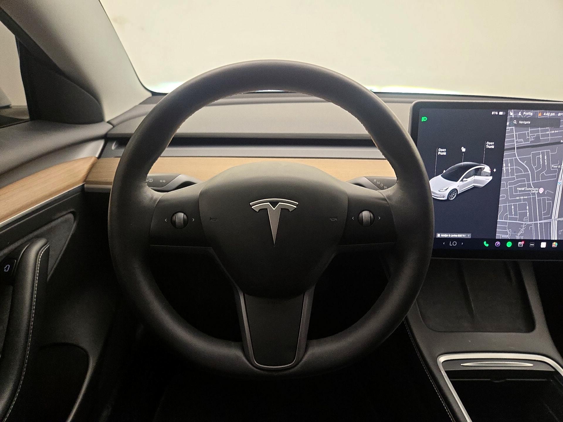 Thumbnail: 2021 Tesla Model 3 - 10