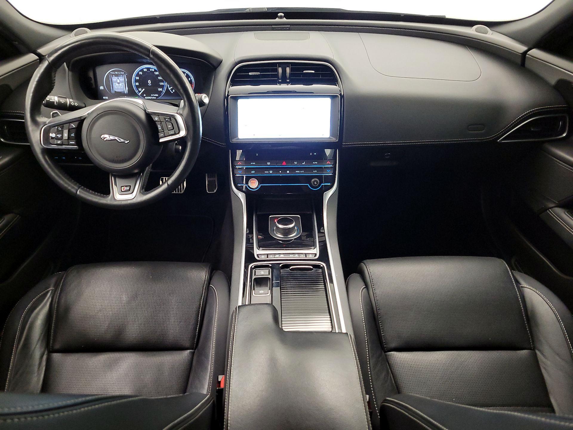 Thumbnail: 2018 Jaguar XE - 9
