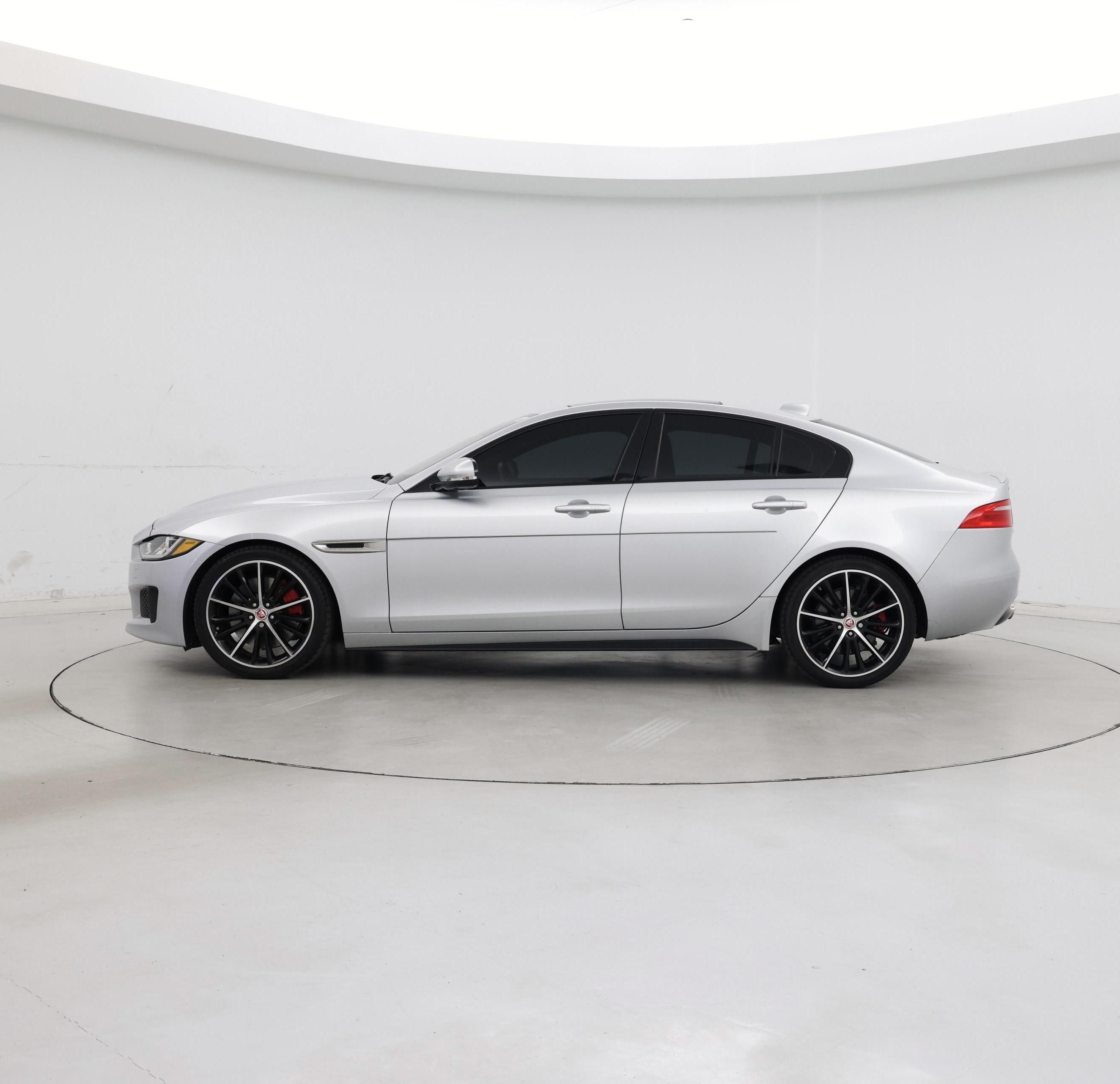 Thumbnail: 2018 Jaguar XE - 3