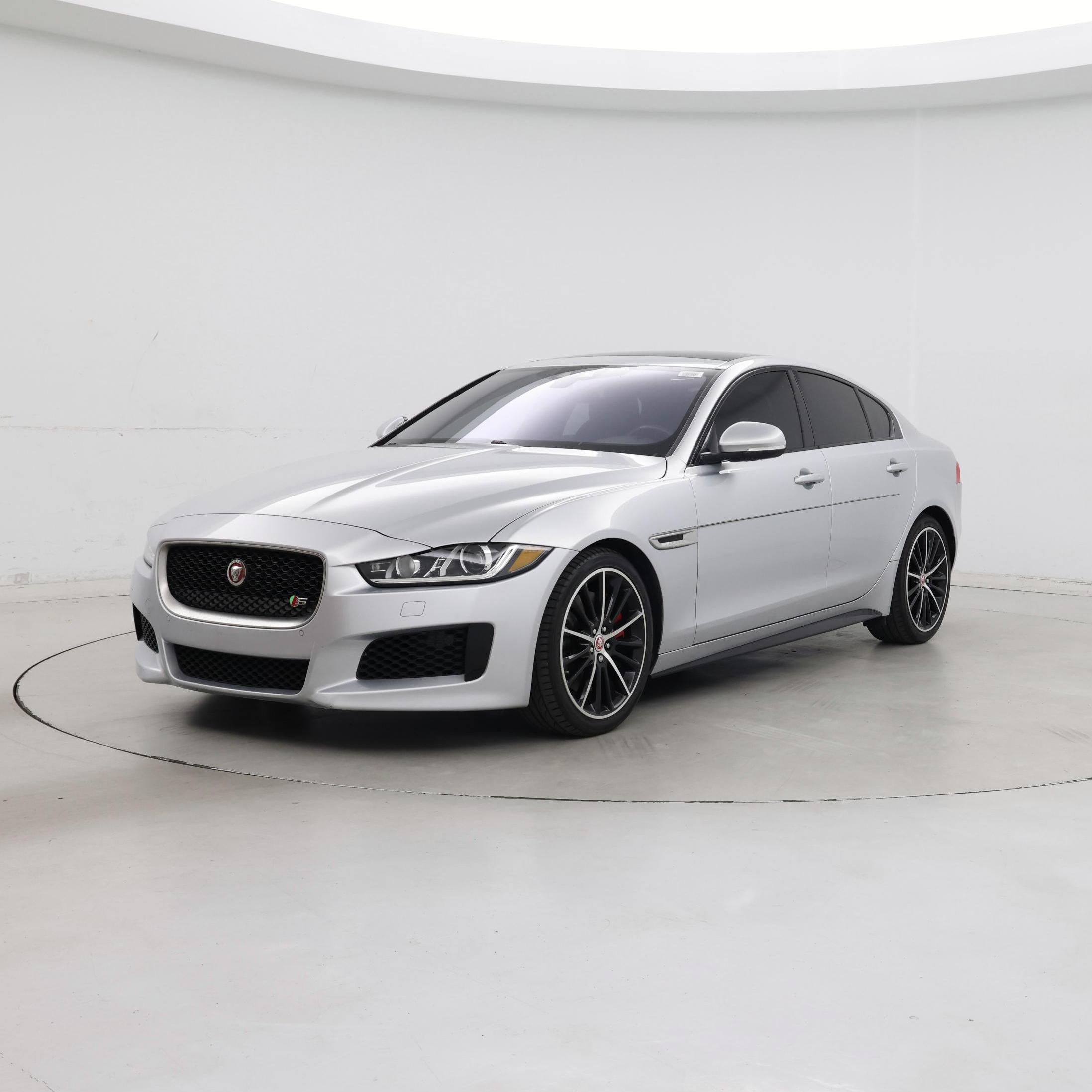 Thumbnail: 2018 Jaguar XE - 4
