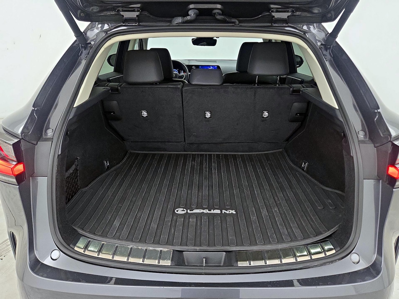 2022 Lexus NX Hybrid 350h - Photo 22