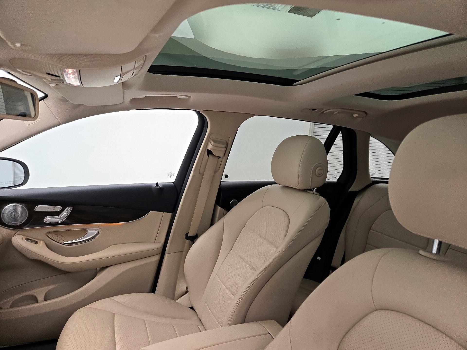 Thumbnail: 2017 Mercedes-Benz GLC - 20