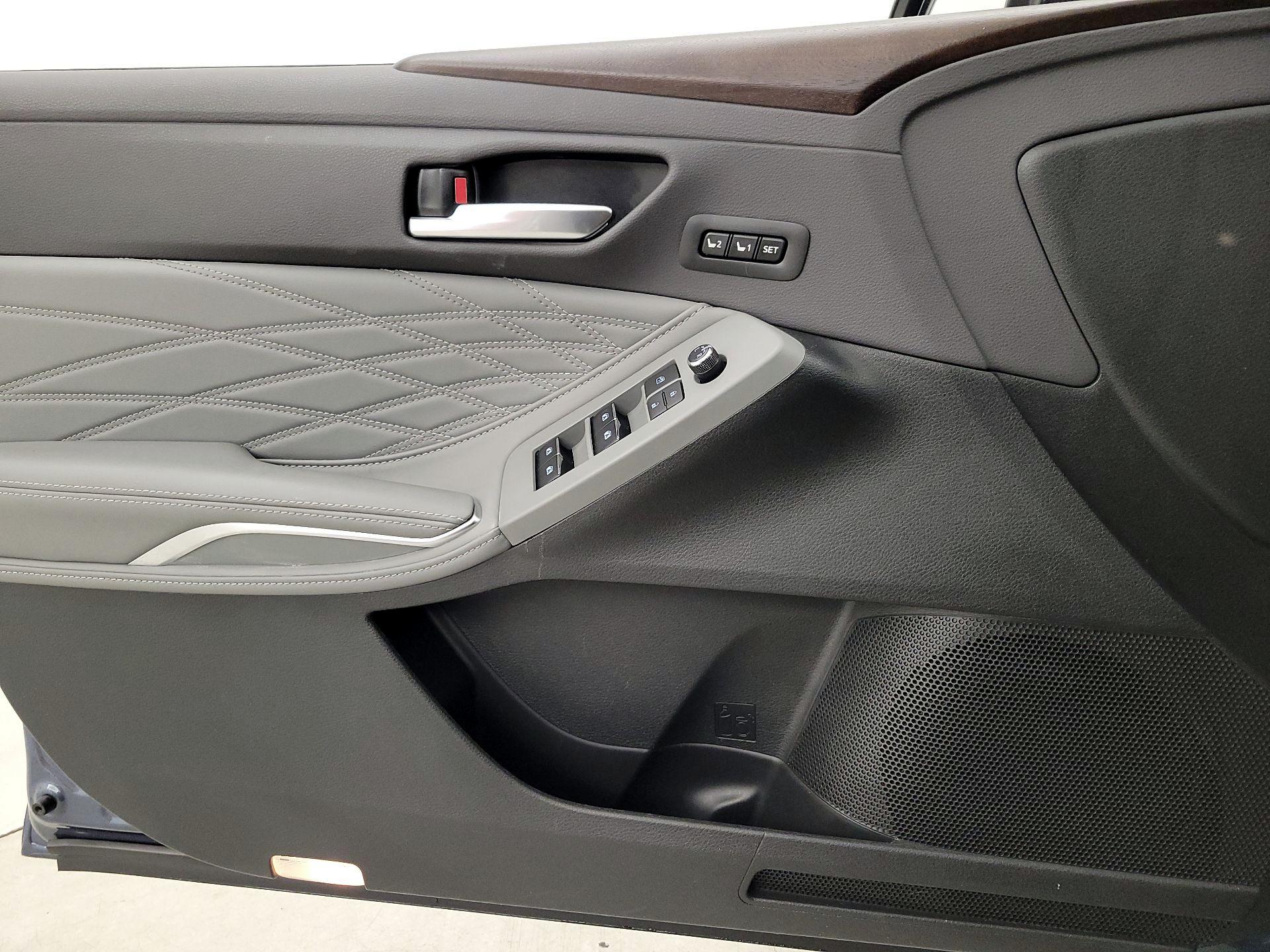 Thumbnail: 2020 Toyota Avalon - 12