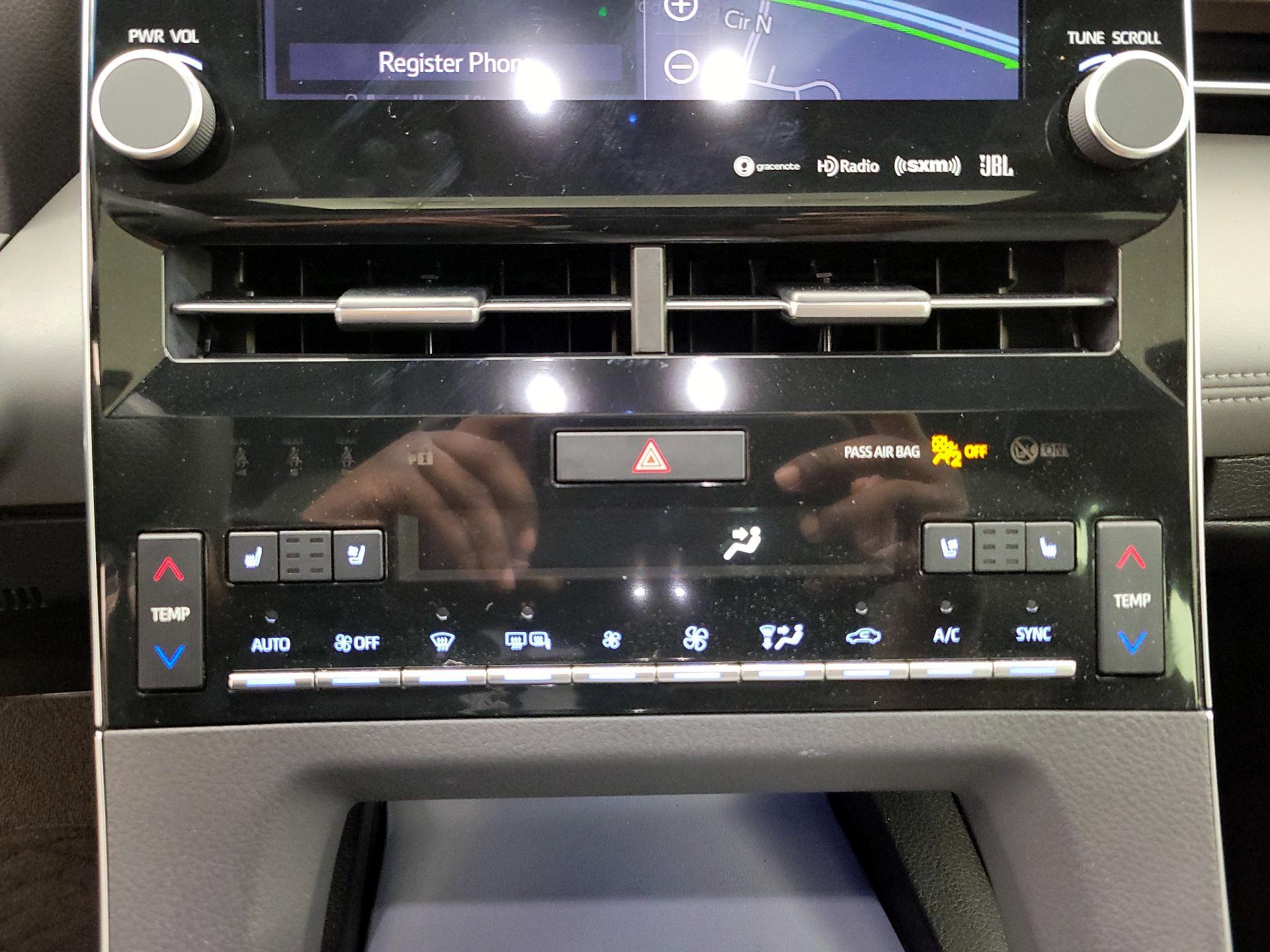 Thumbnail: 2020 Toyota Avalon - 17