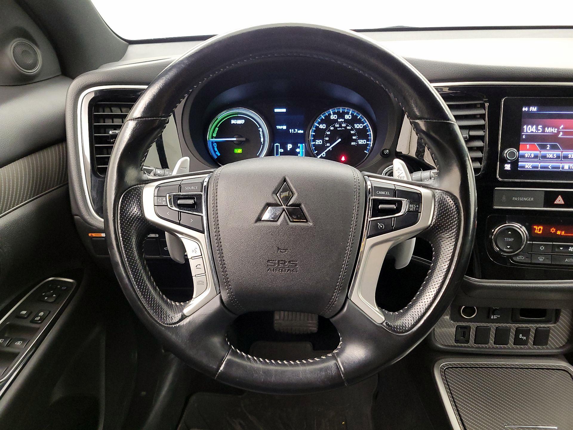 Thumbnail: 2019 Mitsubishi Outlander - 10