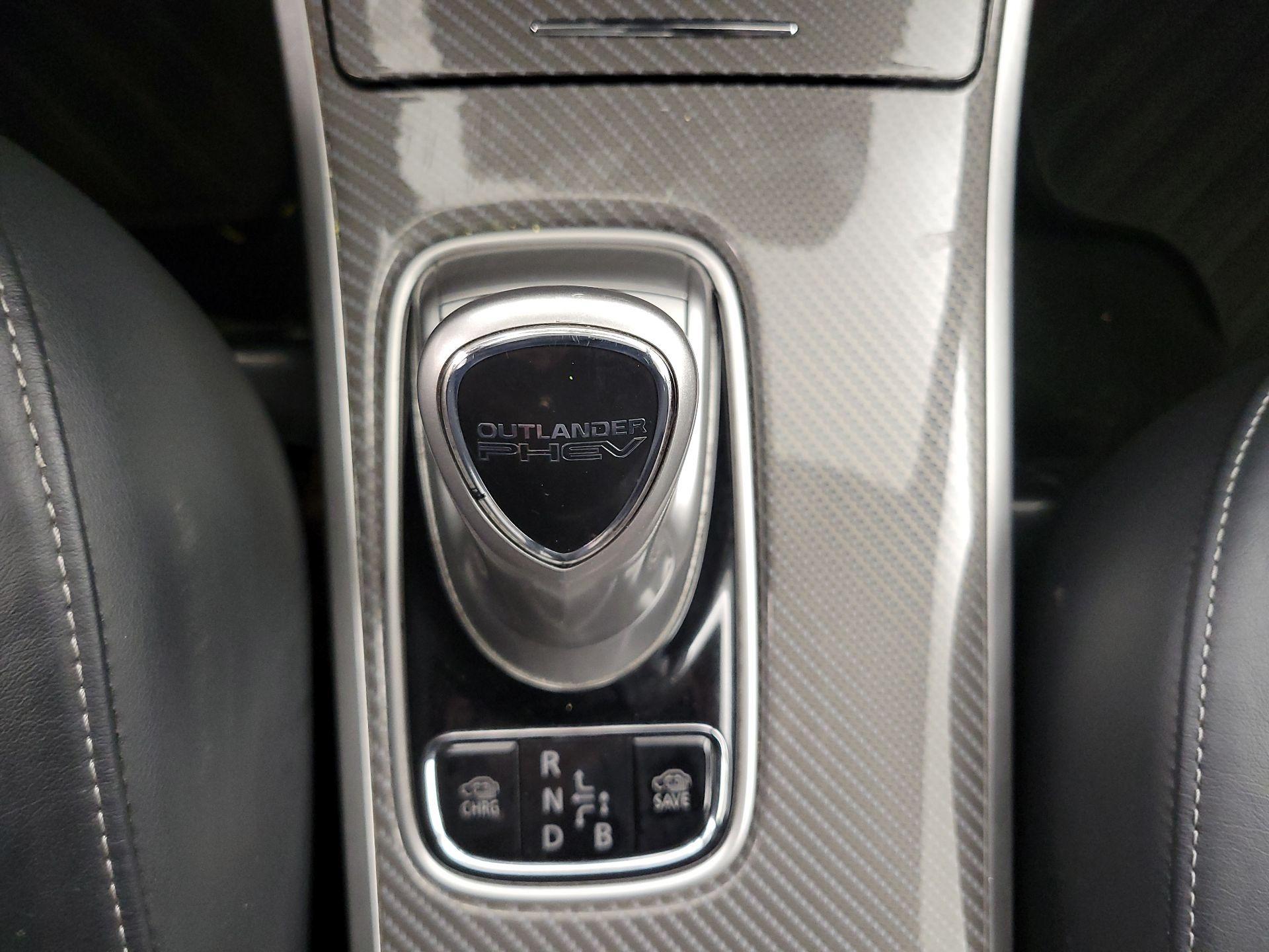 Thumbnail: 2019 Mitsubishi Outlander - 17