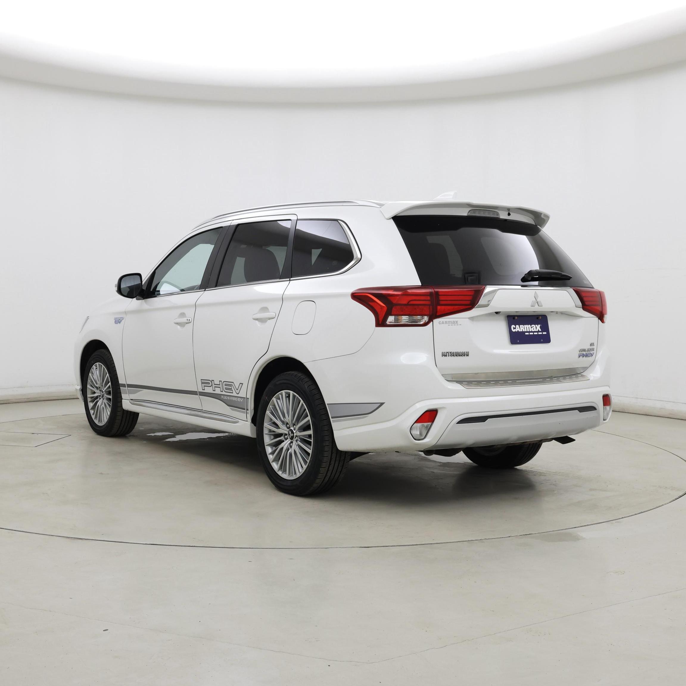 Thumbnail: 2019 Mitsubishi Outlander - 2