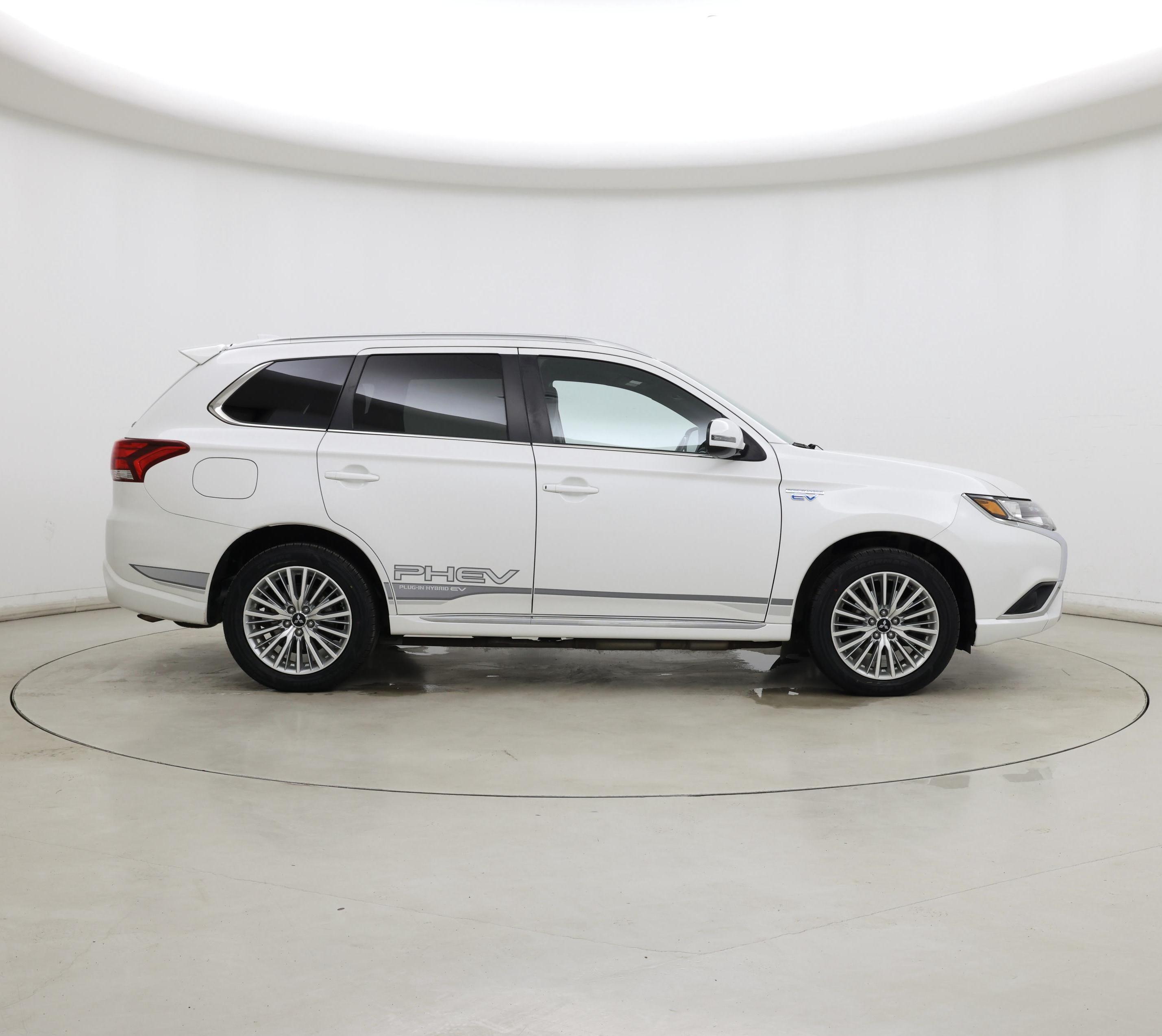 Thumbnail: 2019 Mitsubishi Outlander - 7