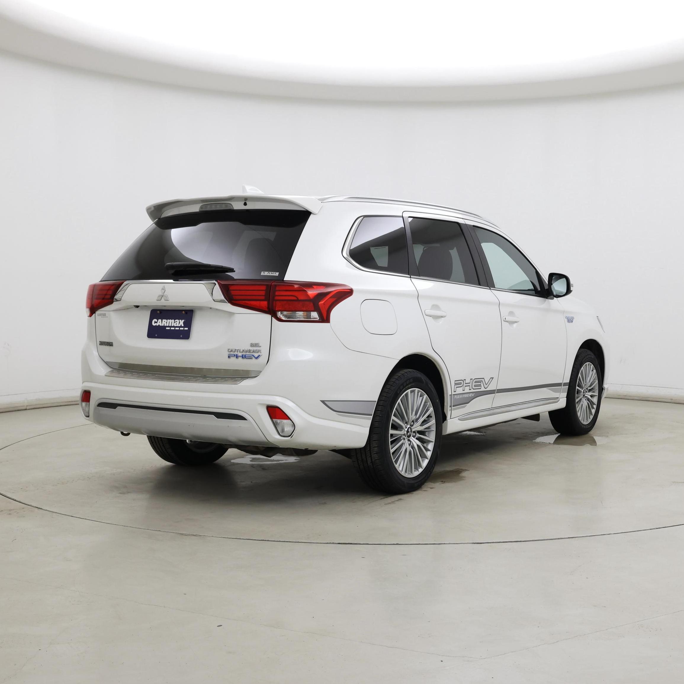 Thumbnail: 2019 Mitsubishi Outlander - 8