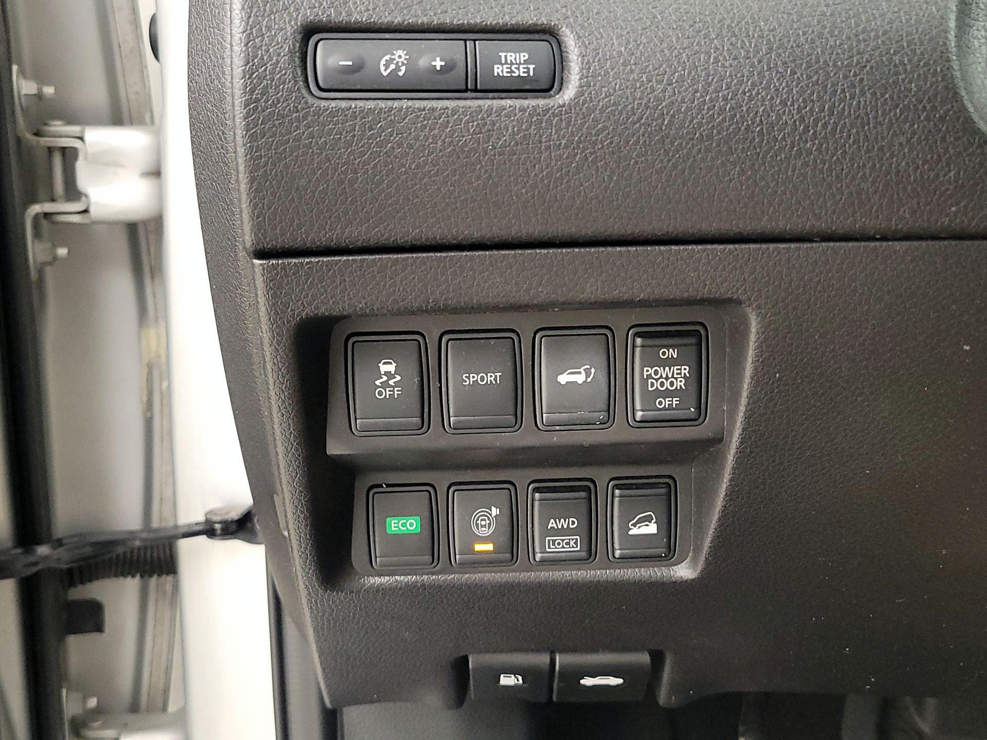 Thumbnail: 2015 Nissan Rogue - 13