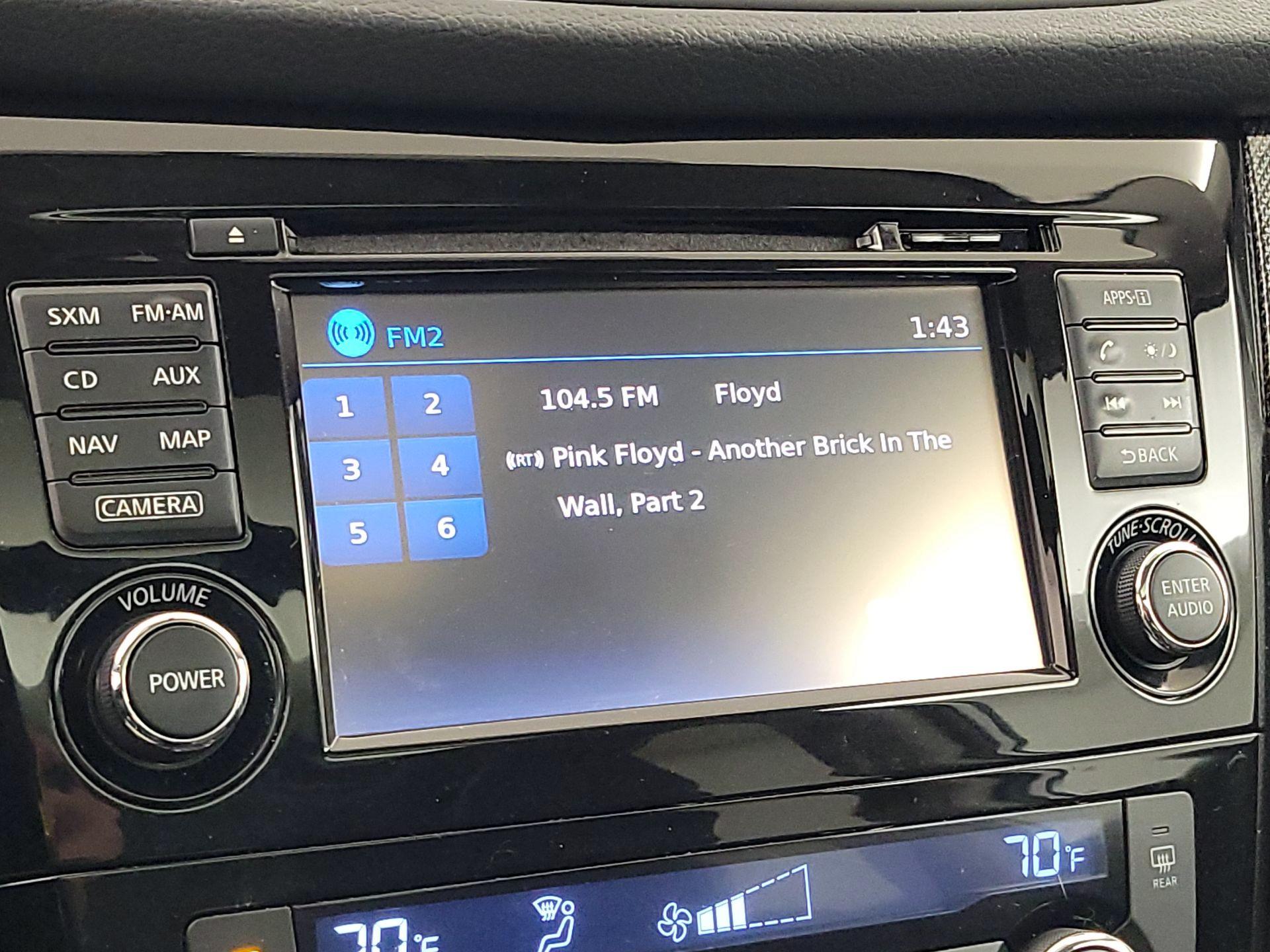 Thumbnail: 2015 Nissan Rogue - 16