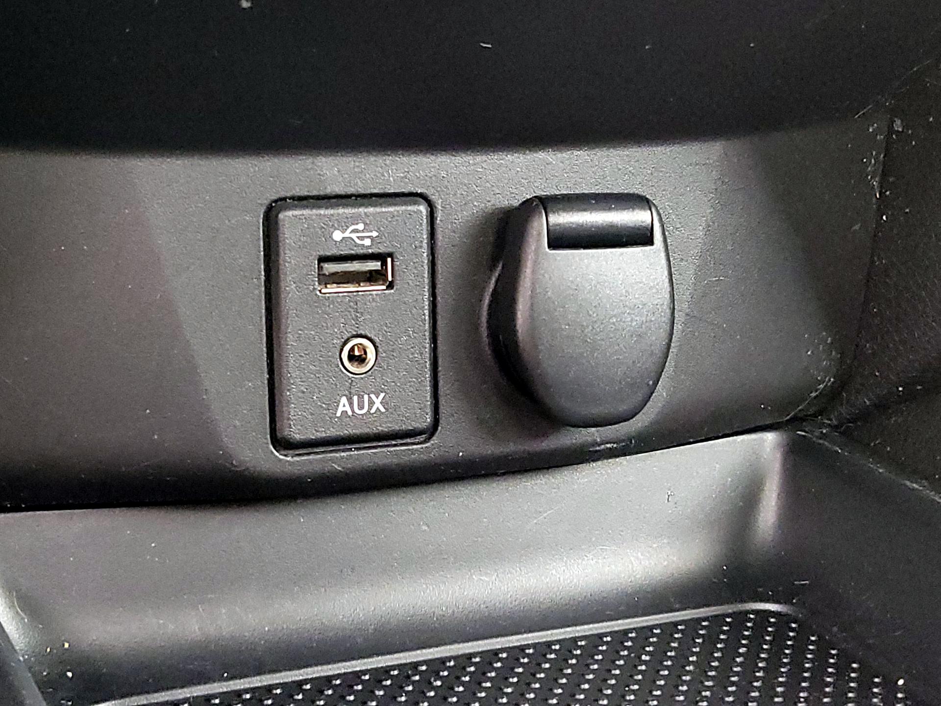 Thumbnail: 2015 Nissan Rogue - 19