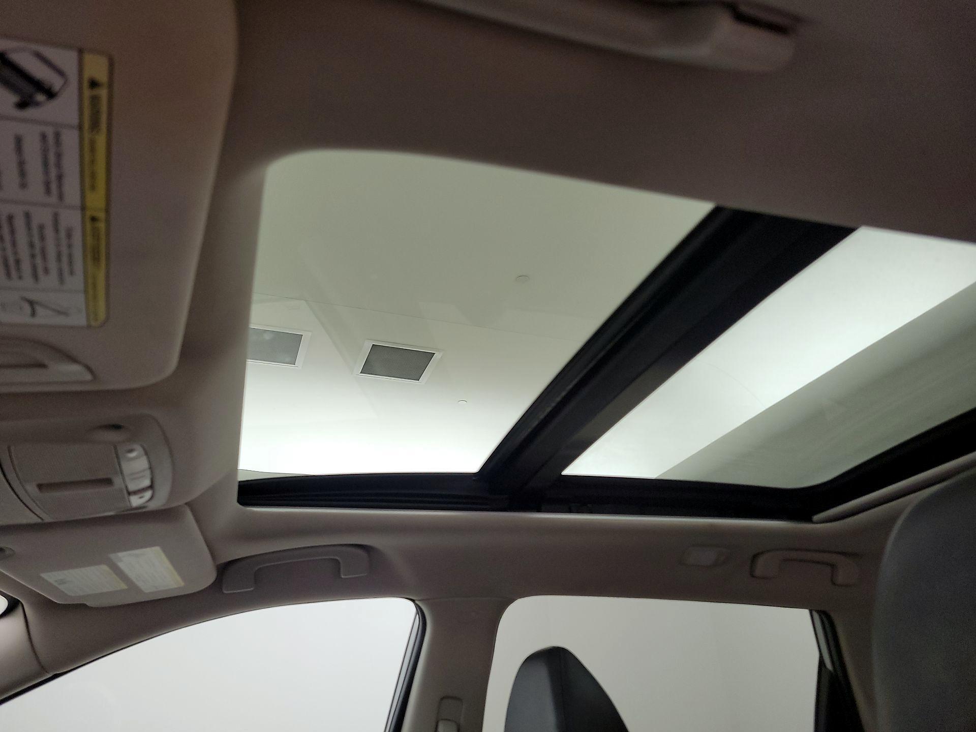 Thumbnail: 2015 Nissan Rogue - 20