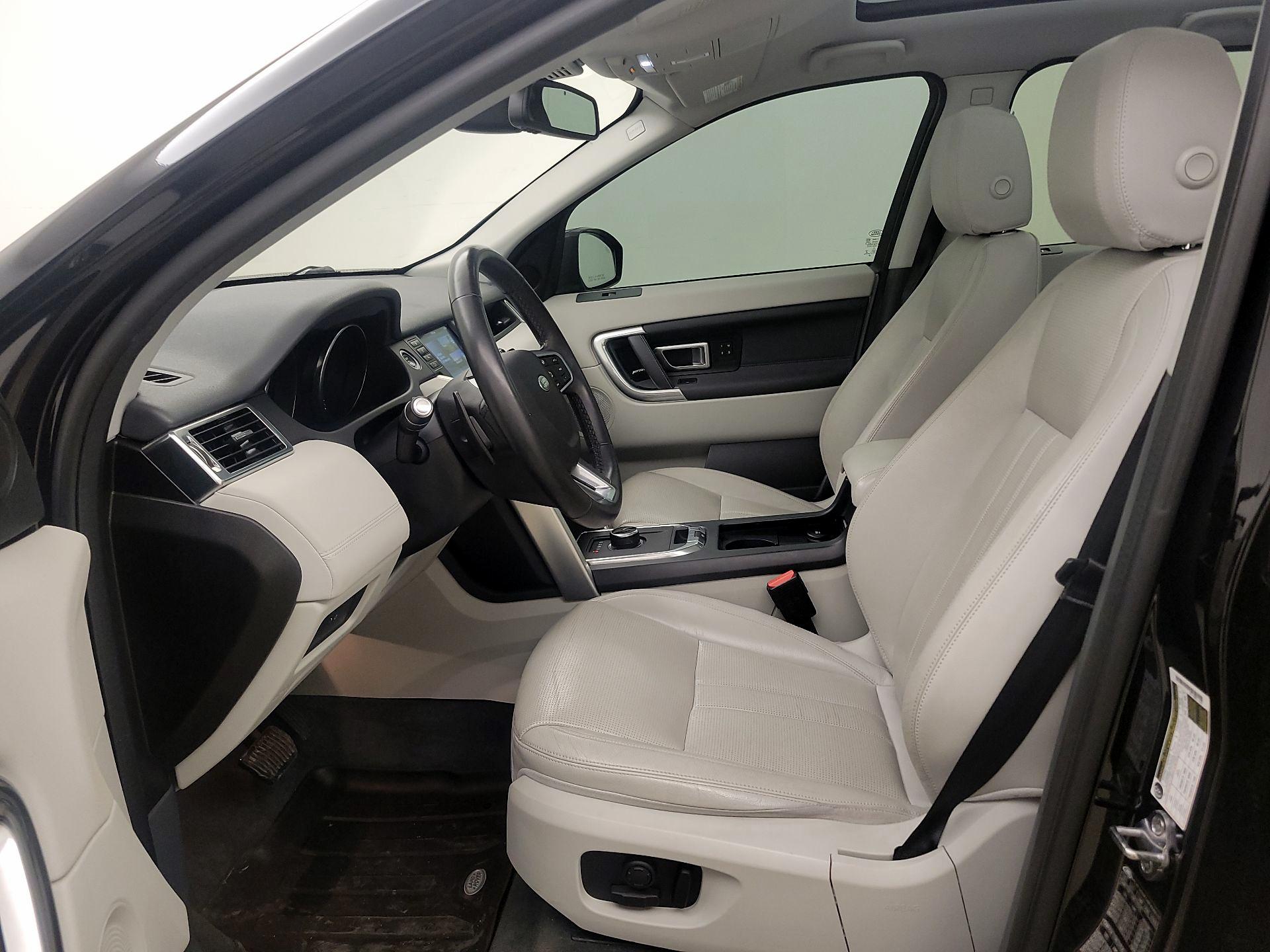 Thumbnail: 2019 Land Rover Discovery Sport - 11