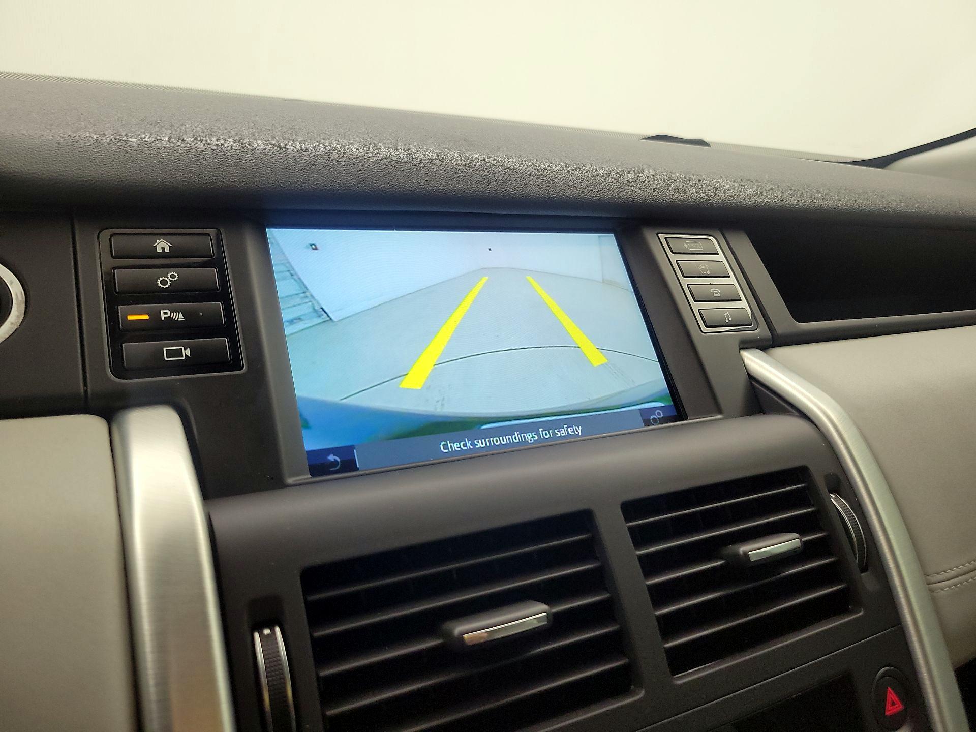 Thumbnail: 2019 Land Rover Discovery Sport - 14