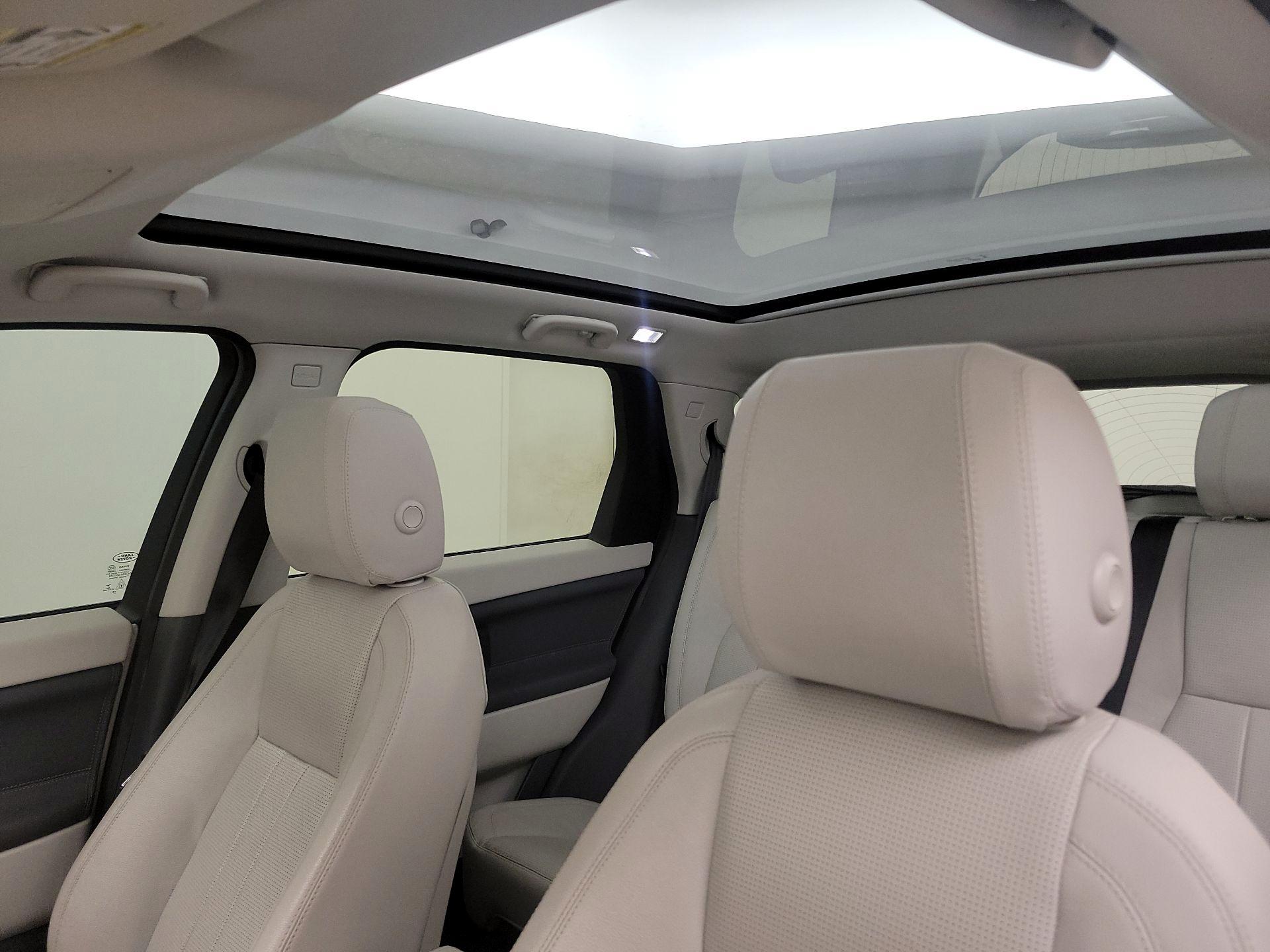 Thumbnail: 2019 Land Rover Discovery Sport - 19