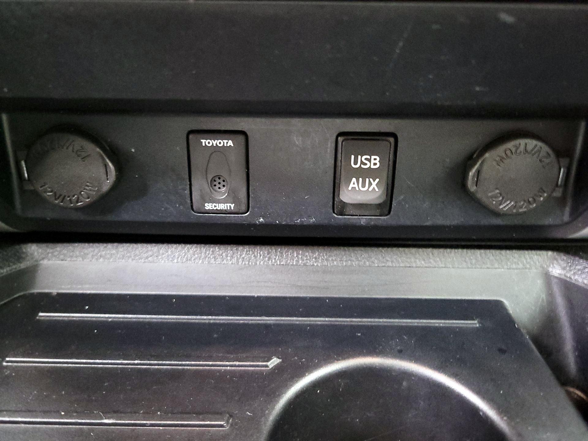 Thumbnail: 2016 Toyota Tundra - 18