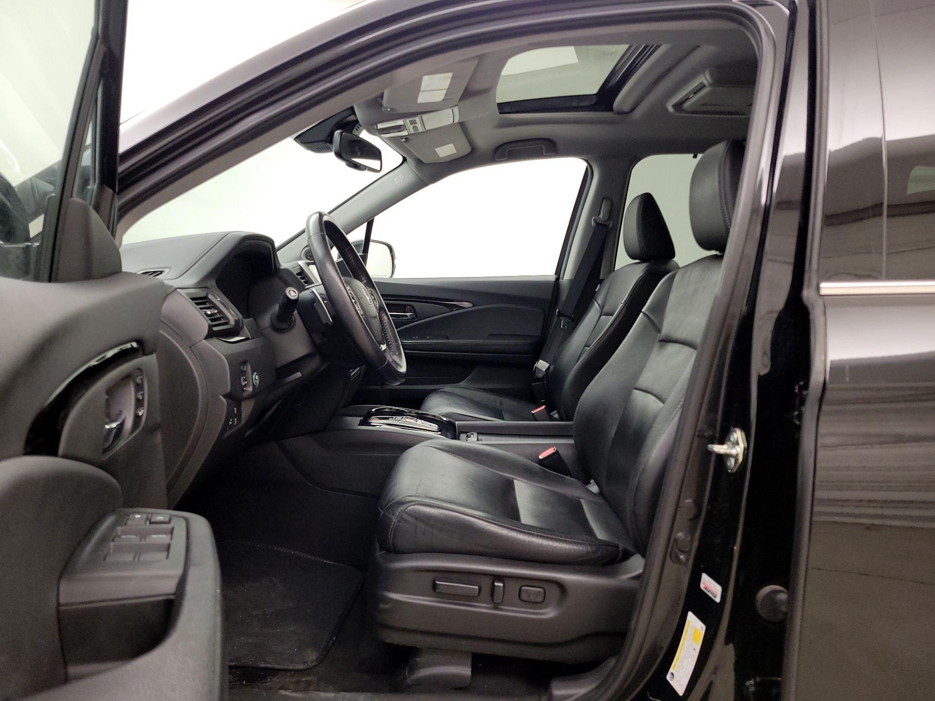 Thumbnail: 2018 Honda Pilot - 11