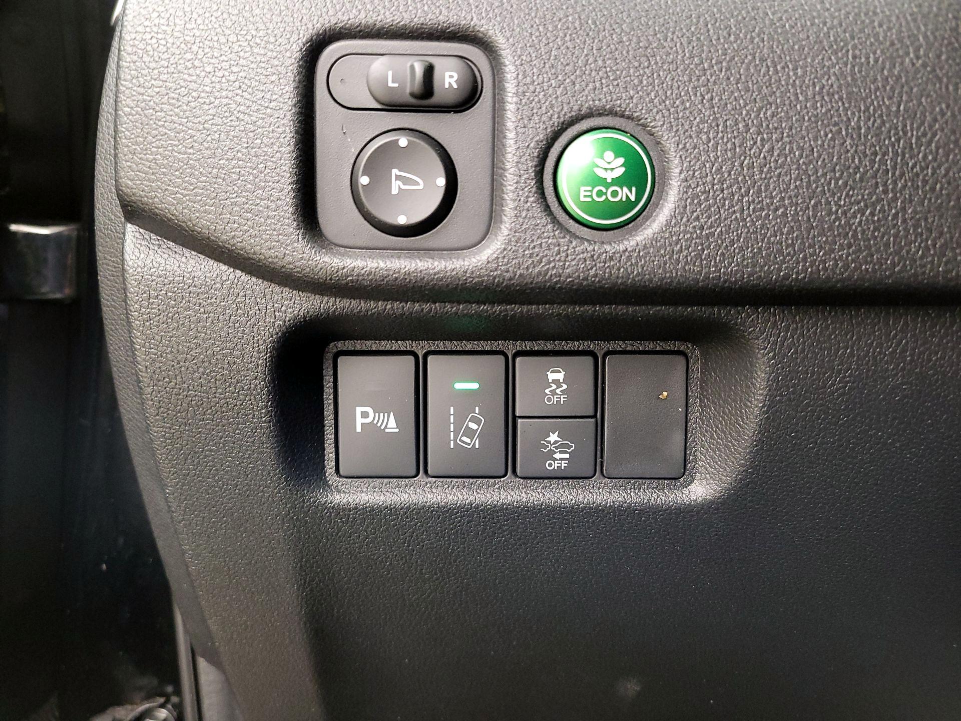 Thumbnail: 2018 Honda Pilot - 13