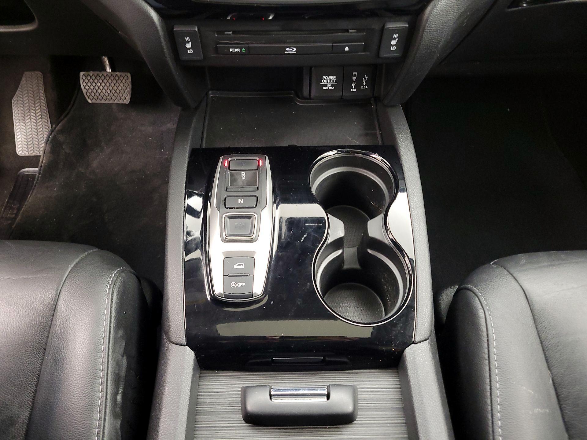 Thumbnail: 2018 Honda Pilot - 18