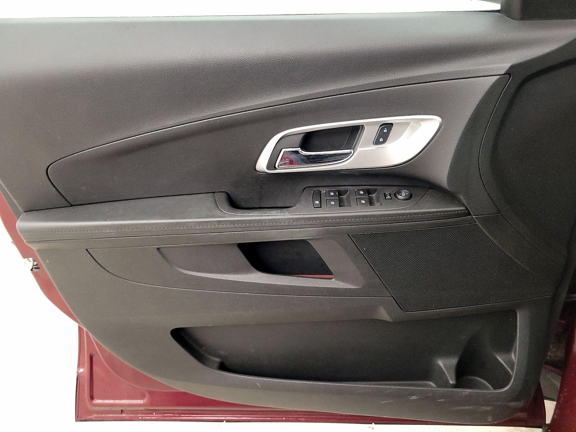 Thumbnail: 2017 Chevrolet Equinox - 12