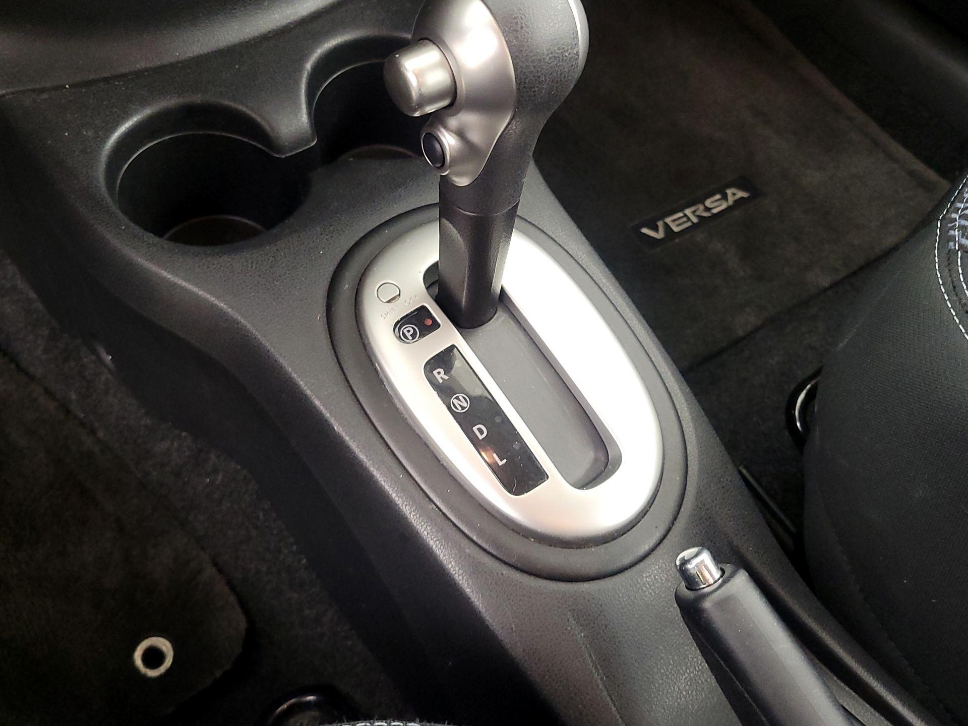 Thumbnail: 2015 Nissan Versa Note - 17