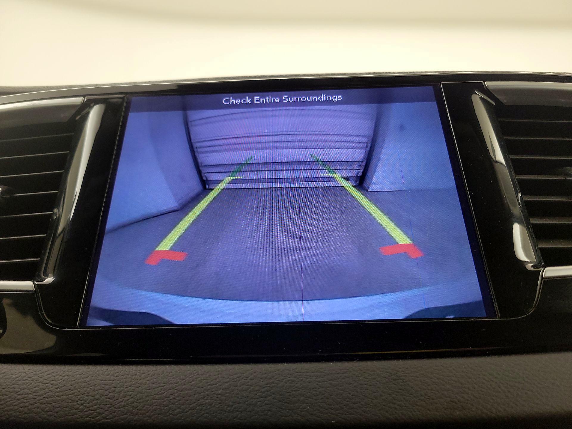 Thumbnail: 2018 Chrysler Pacifica - 15