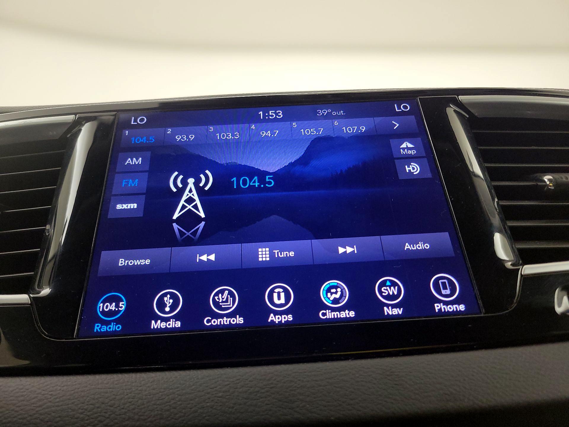 Thumbnail: 2018 Chrysler Pacifica - 16