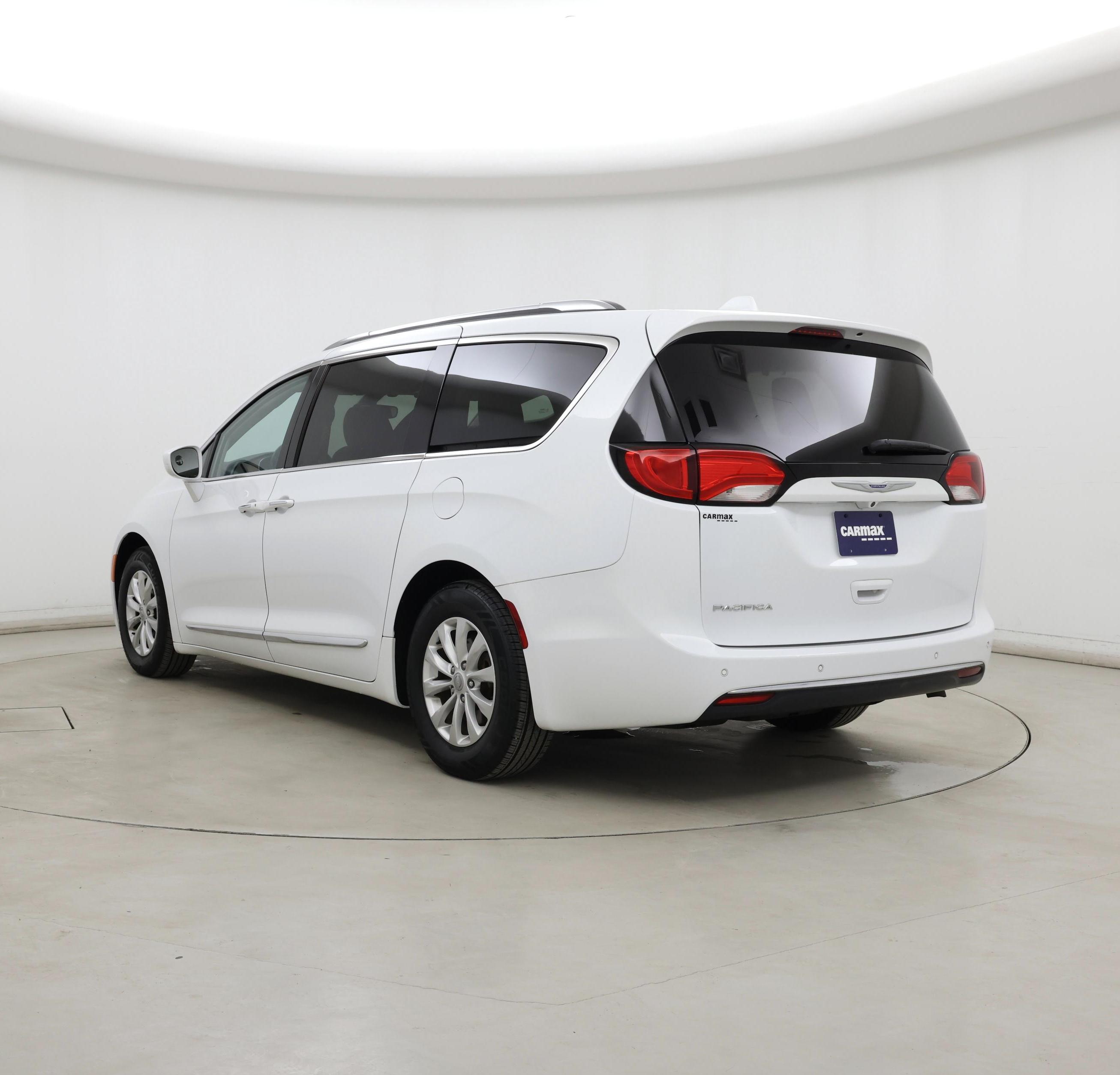 Thumbnail: 2018 Chrysler Pacifica - 2