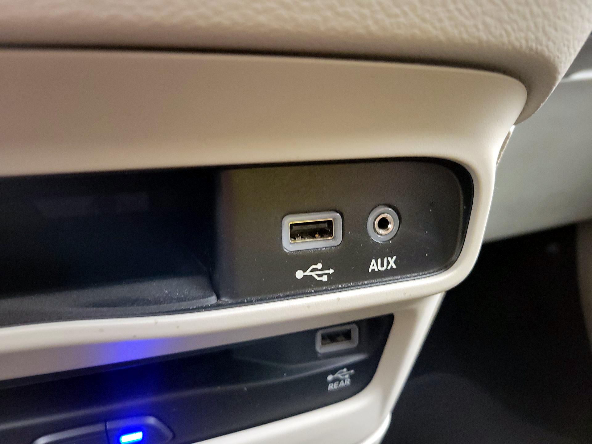 Thumbnail: 2018 Chrysler Pacifica - 19