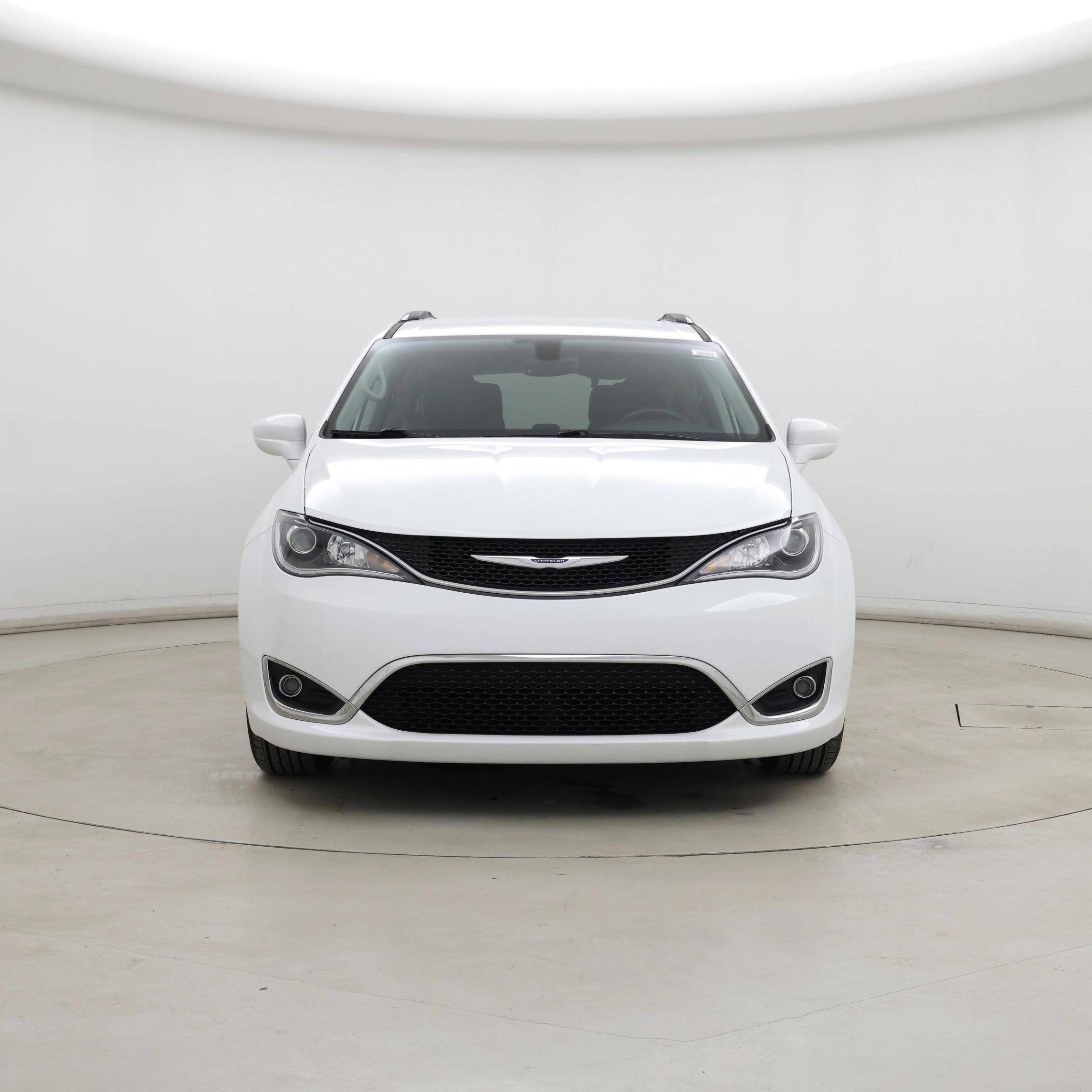 Thumbnail: 2018 Chrysler Pacifica - 5