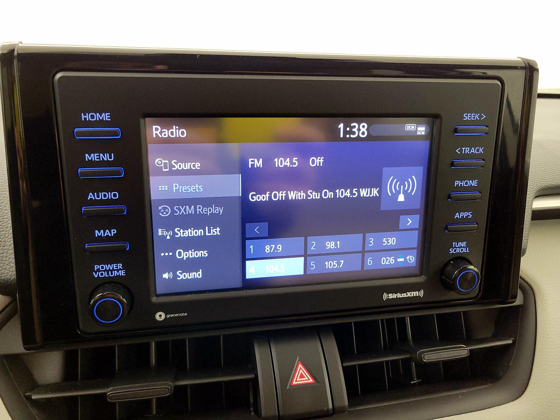 Thumbnail: 2021 Toyota RAV4 - 15