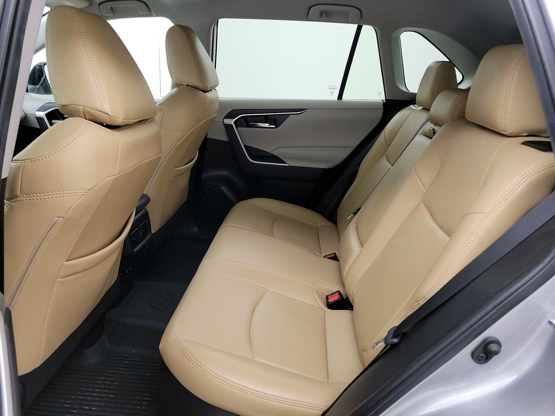 Thumbnail: 2021 Toyota RAV4 - 19