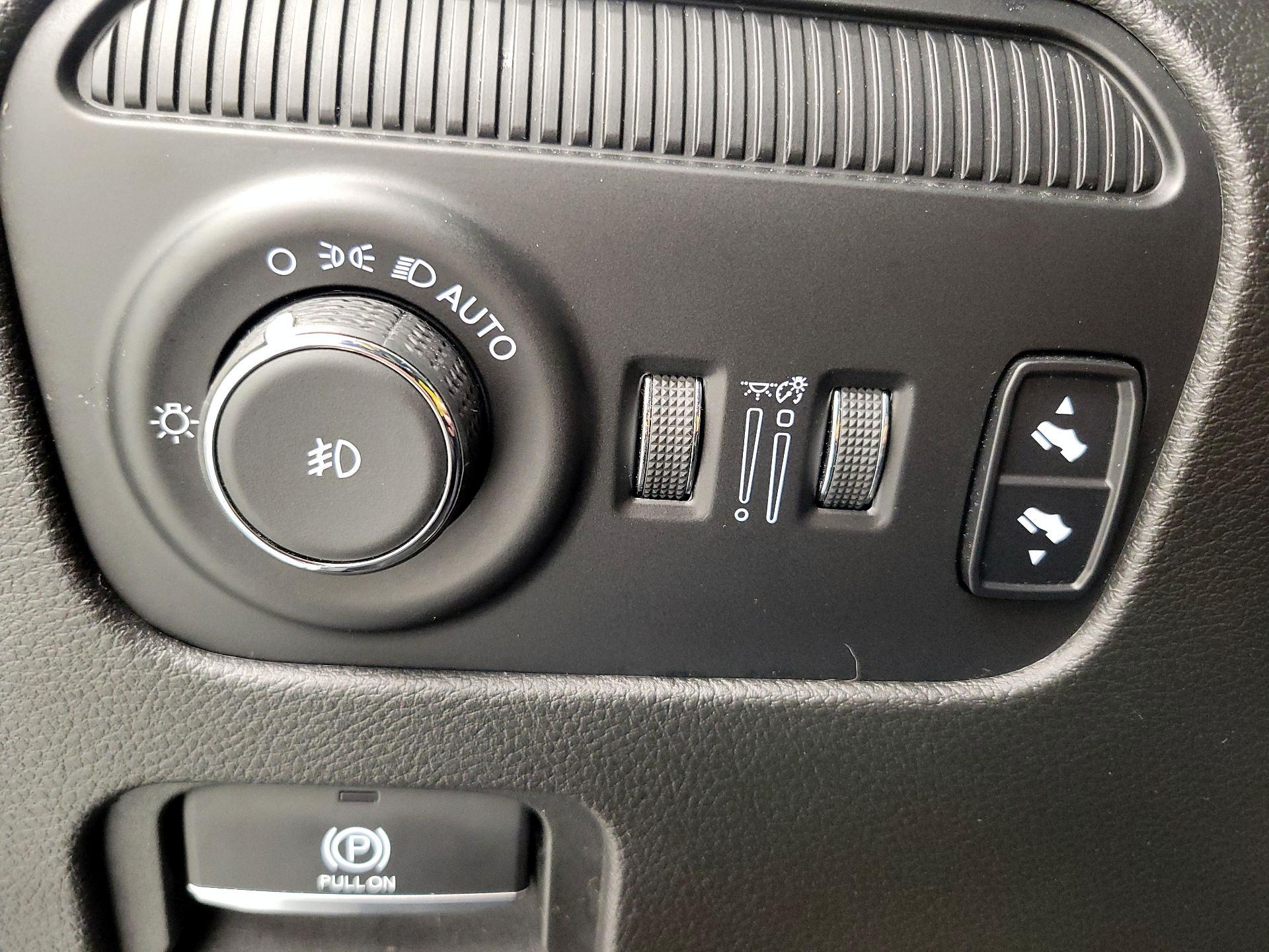 Thumbnail: 2024 Jeep Wagoneer - 13