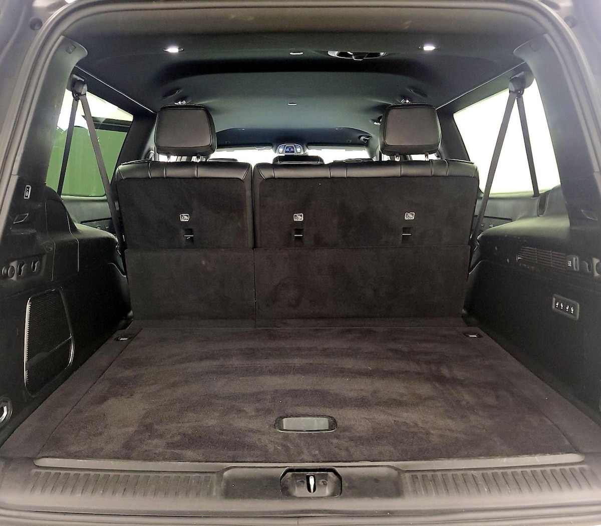 Trunk/Cargo (Seats Up)