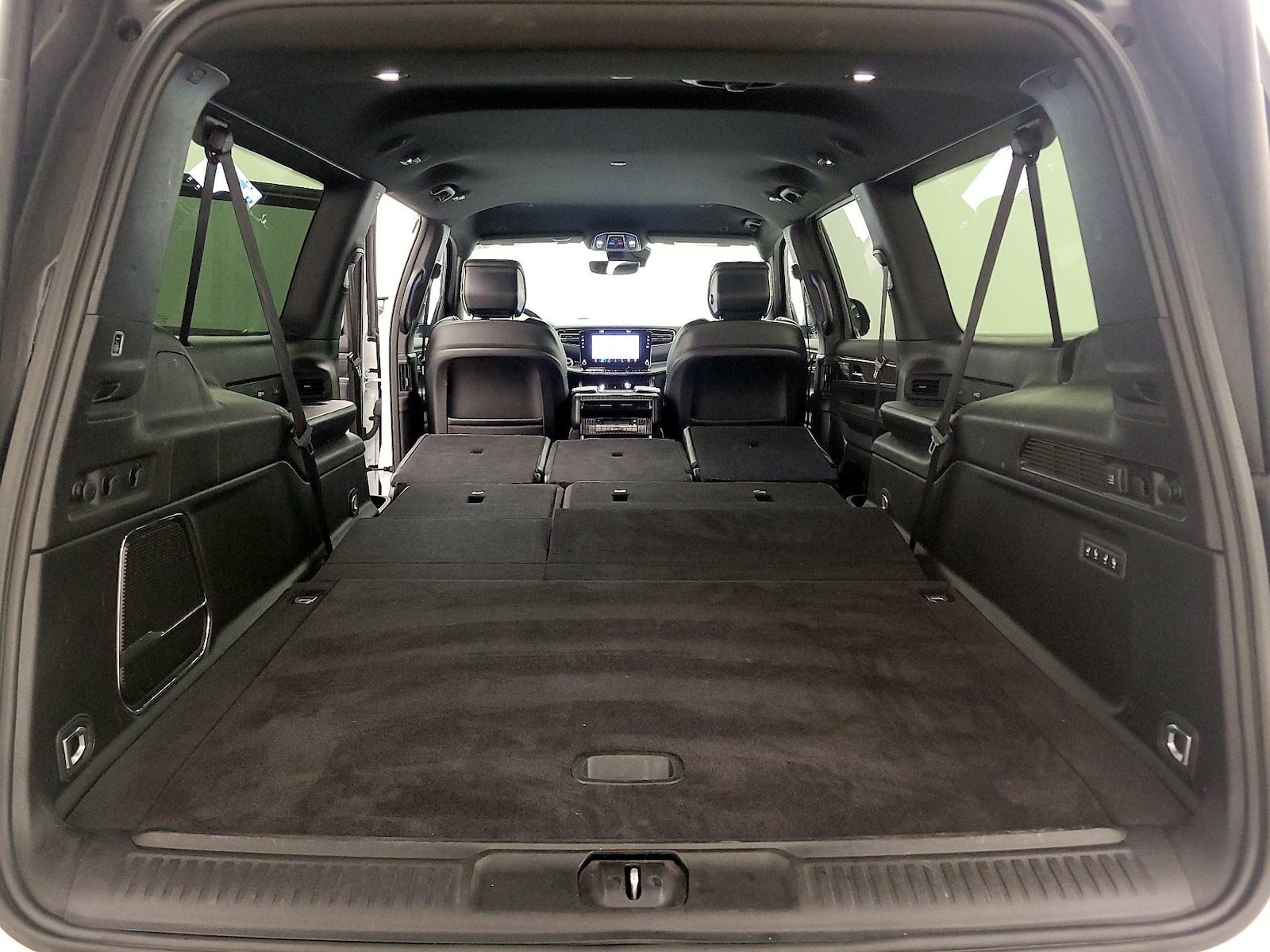2024 Jeep Wagoneer L Series II - Photo 24