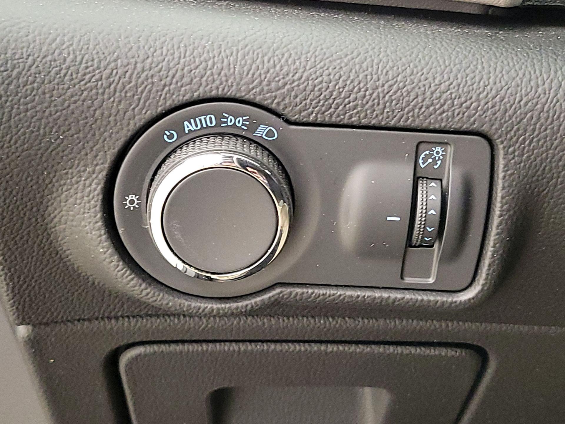 Thumbnail: 2015 Buick Verano - 13