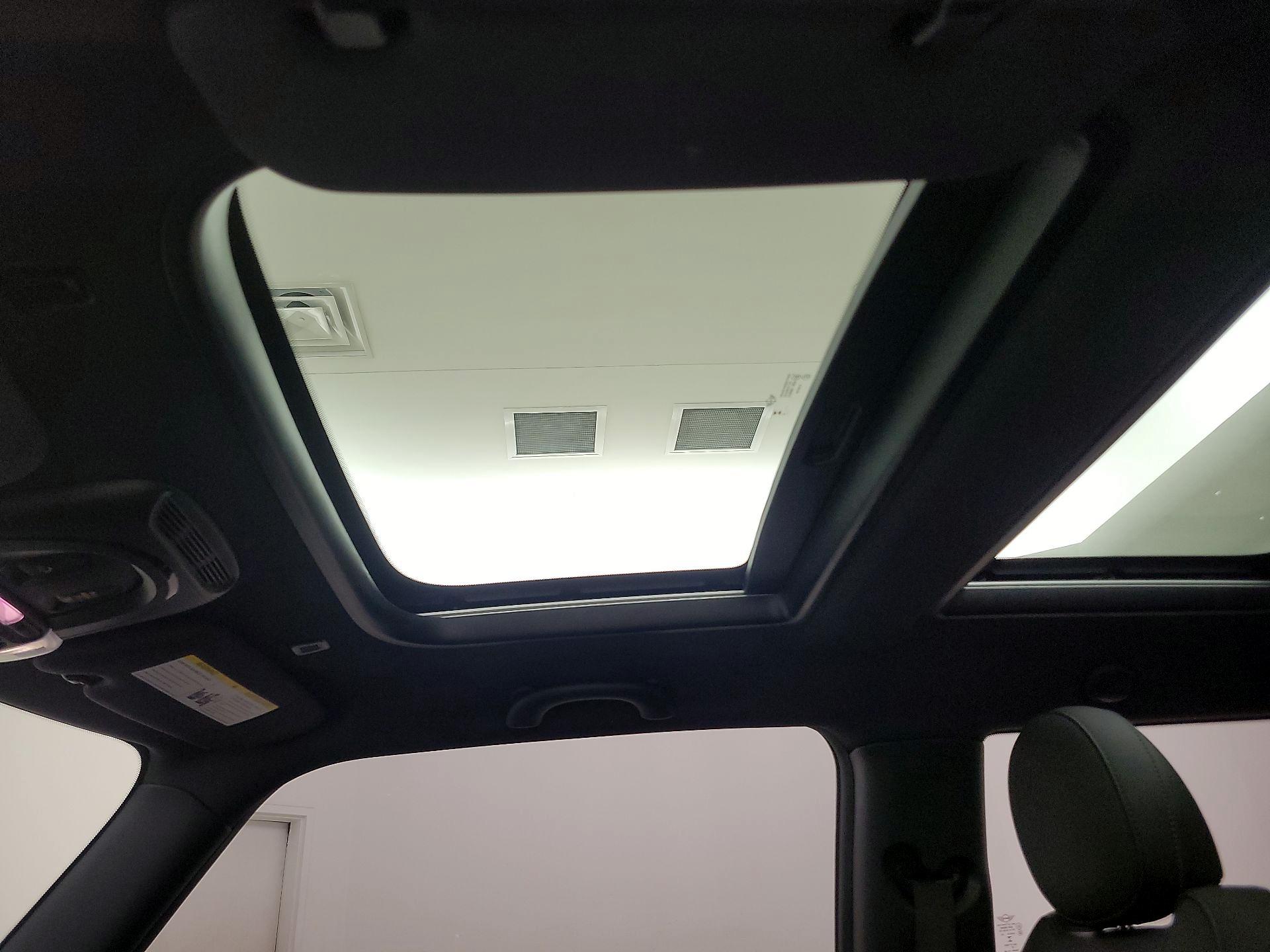 Thumbnail: 2023 MINI Cooper Hardtop - 19